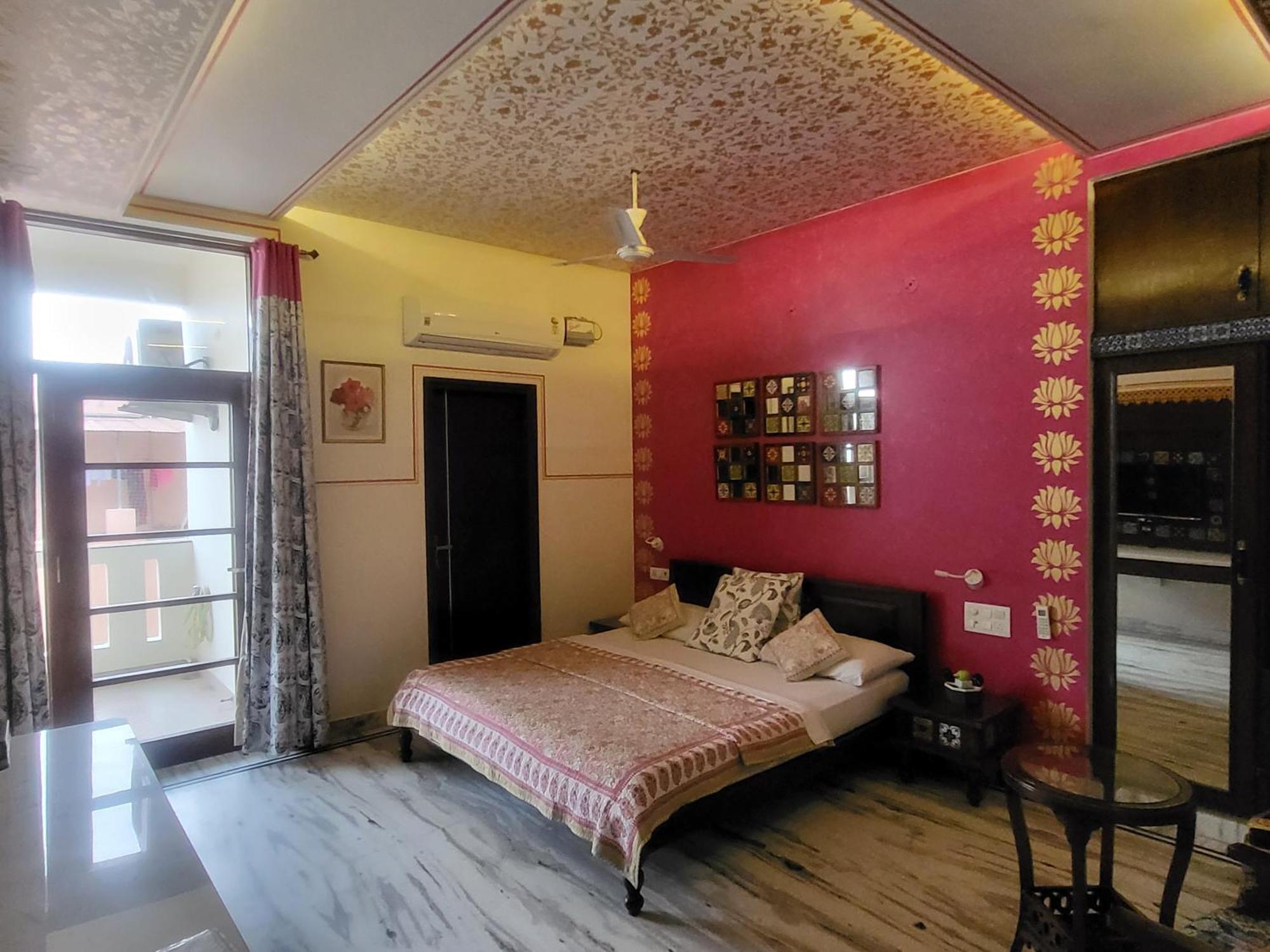 Heritage classic room