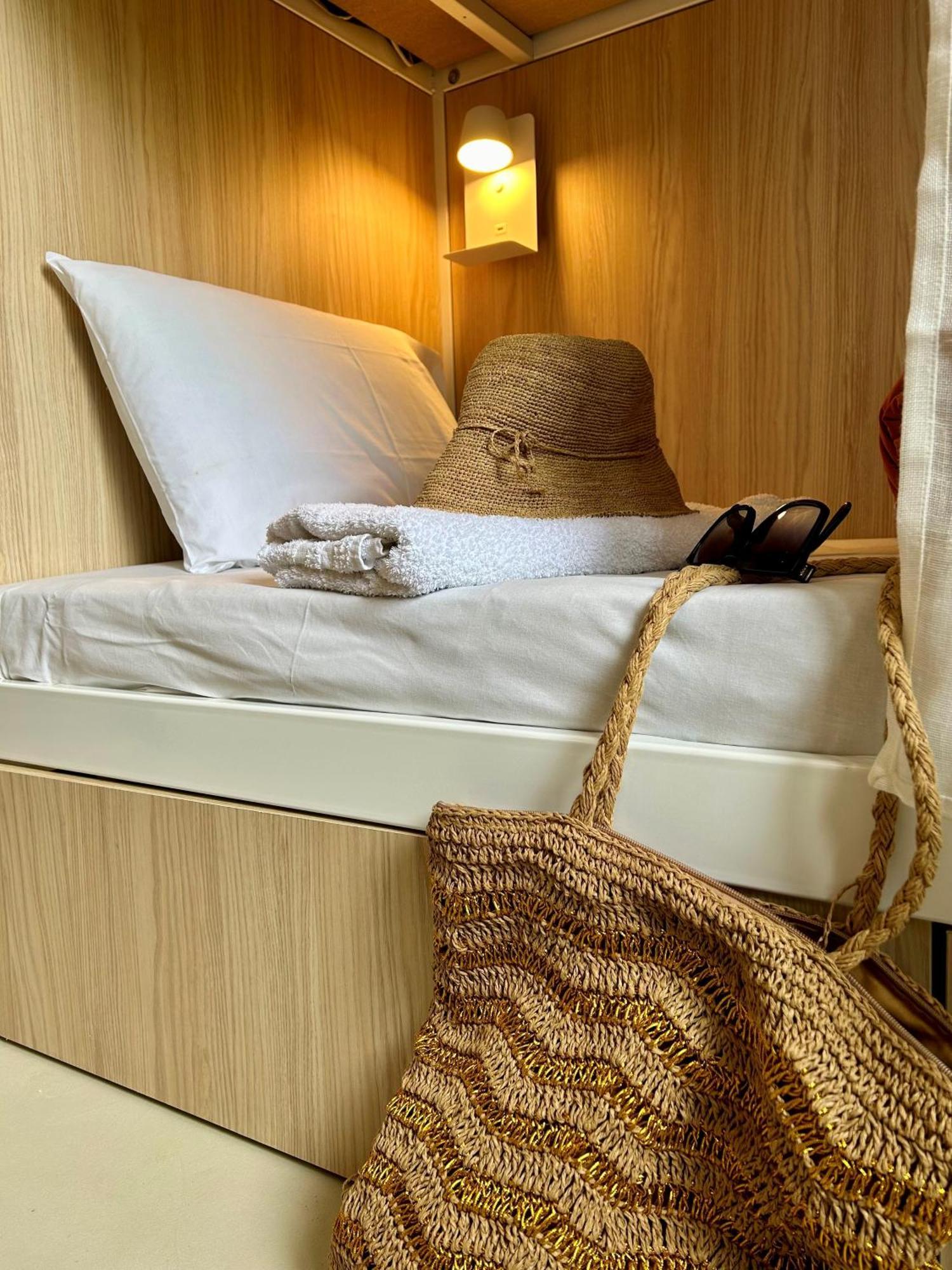 Bed in 6-Bed Mixed Dormitory Room