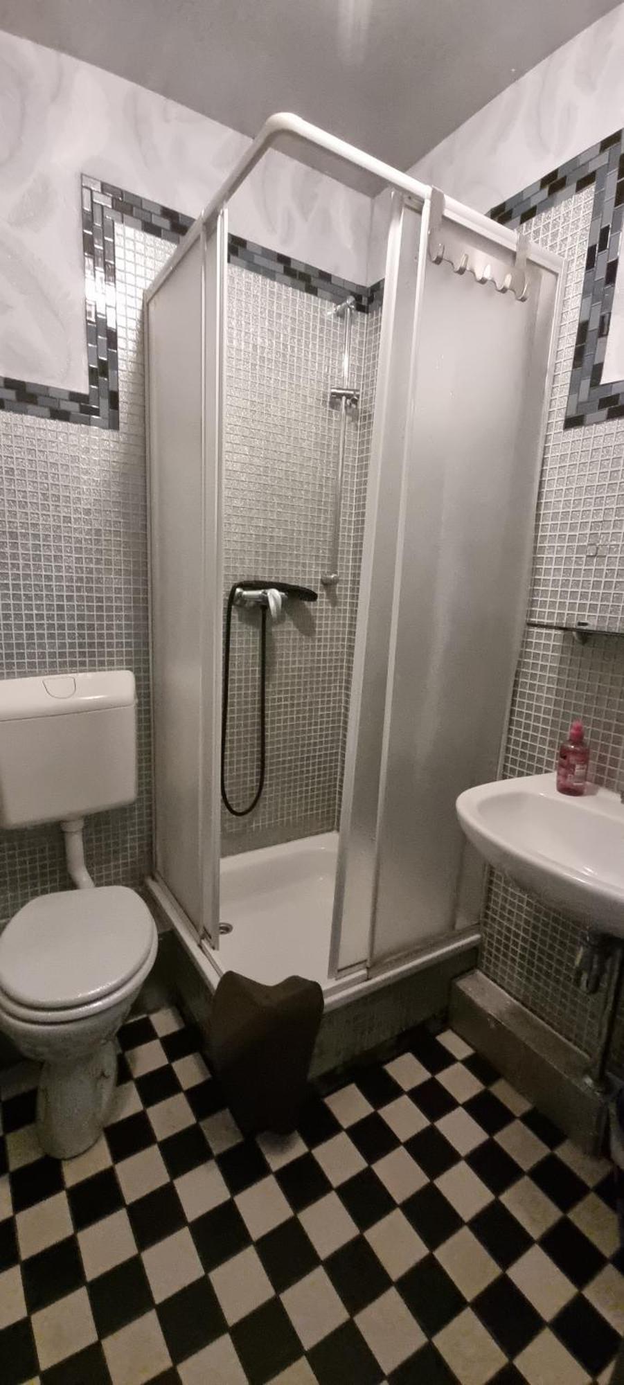 Single Room Bathroom