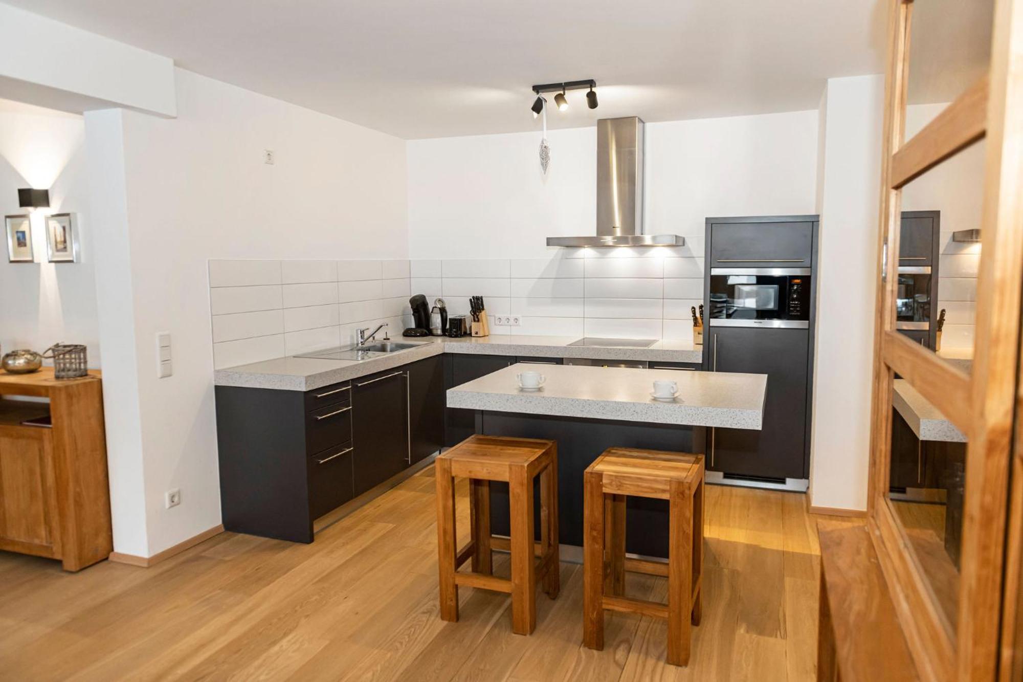 Three-Bedroom Apartment,1611104151:JPEG