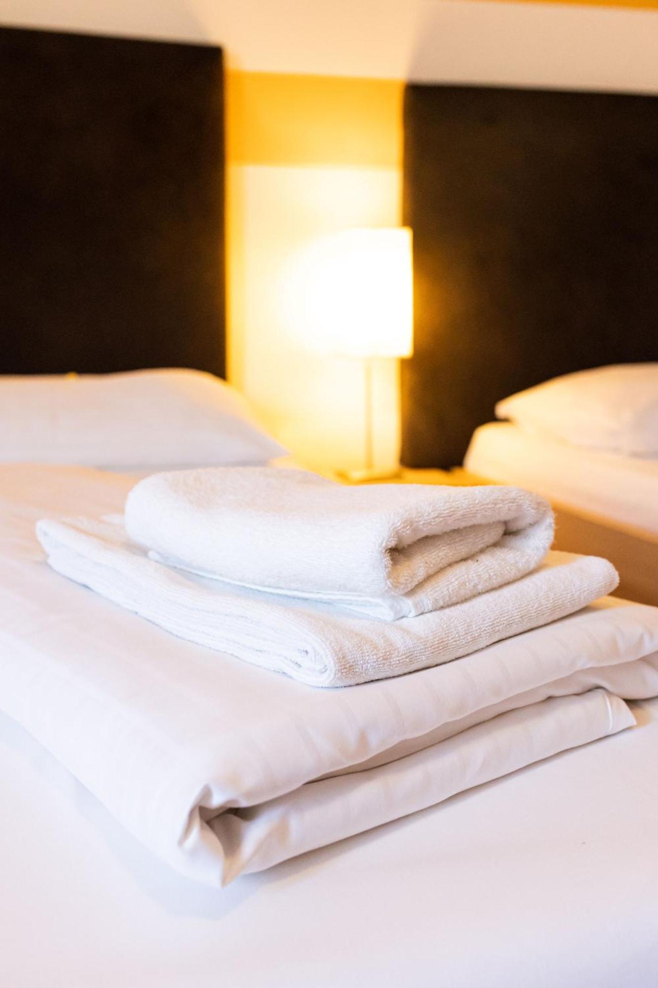 Standard Twin Room,1612959433:JPEG