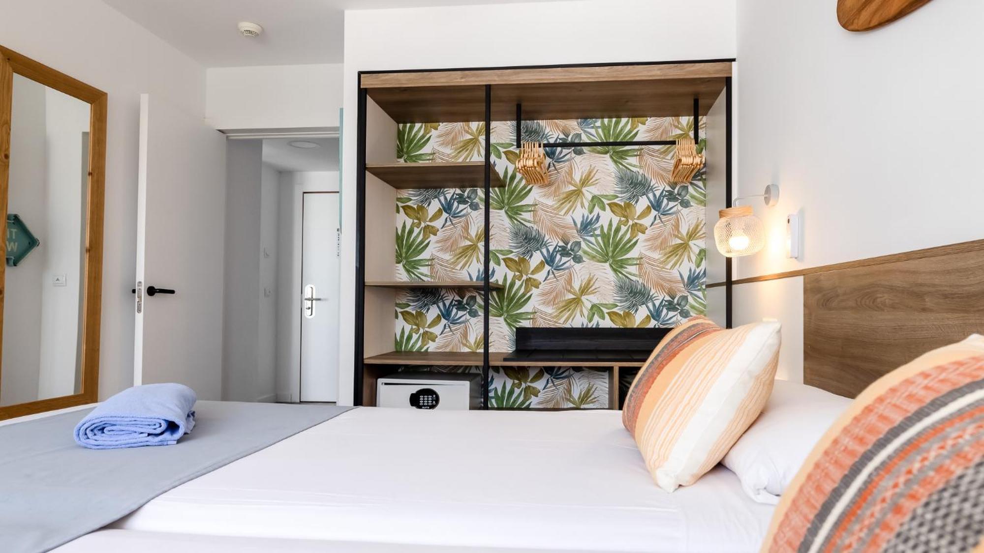 One-Bedroom Apartment without Cleaning Service