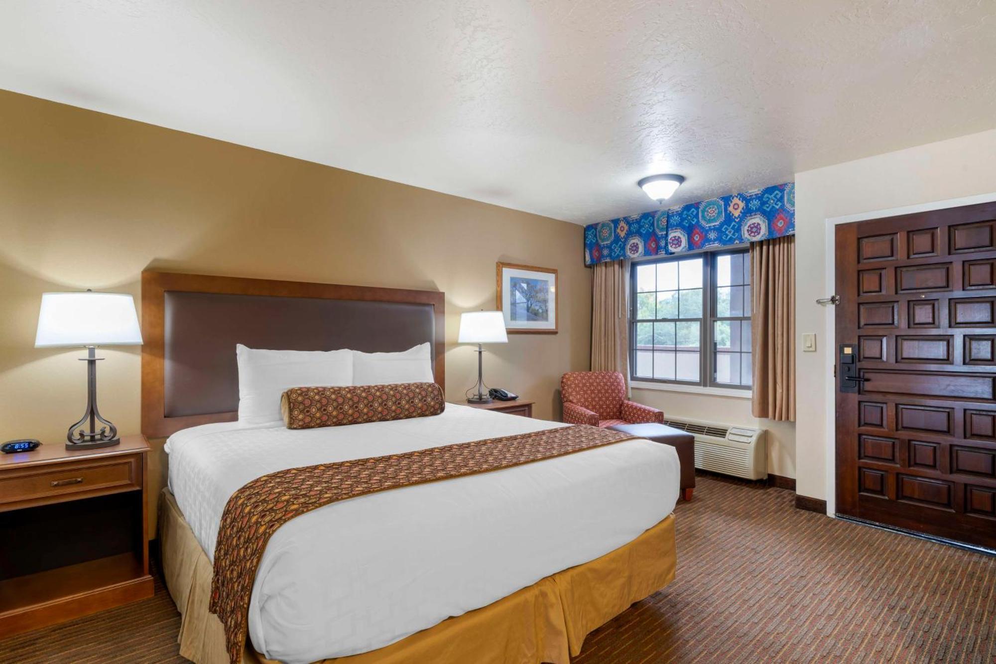 King Room - Poolside