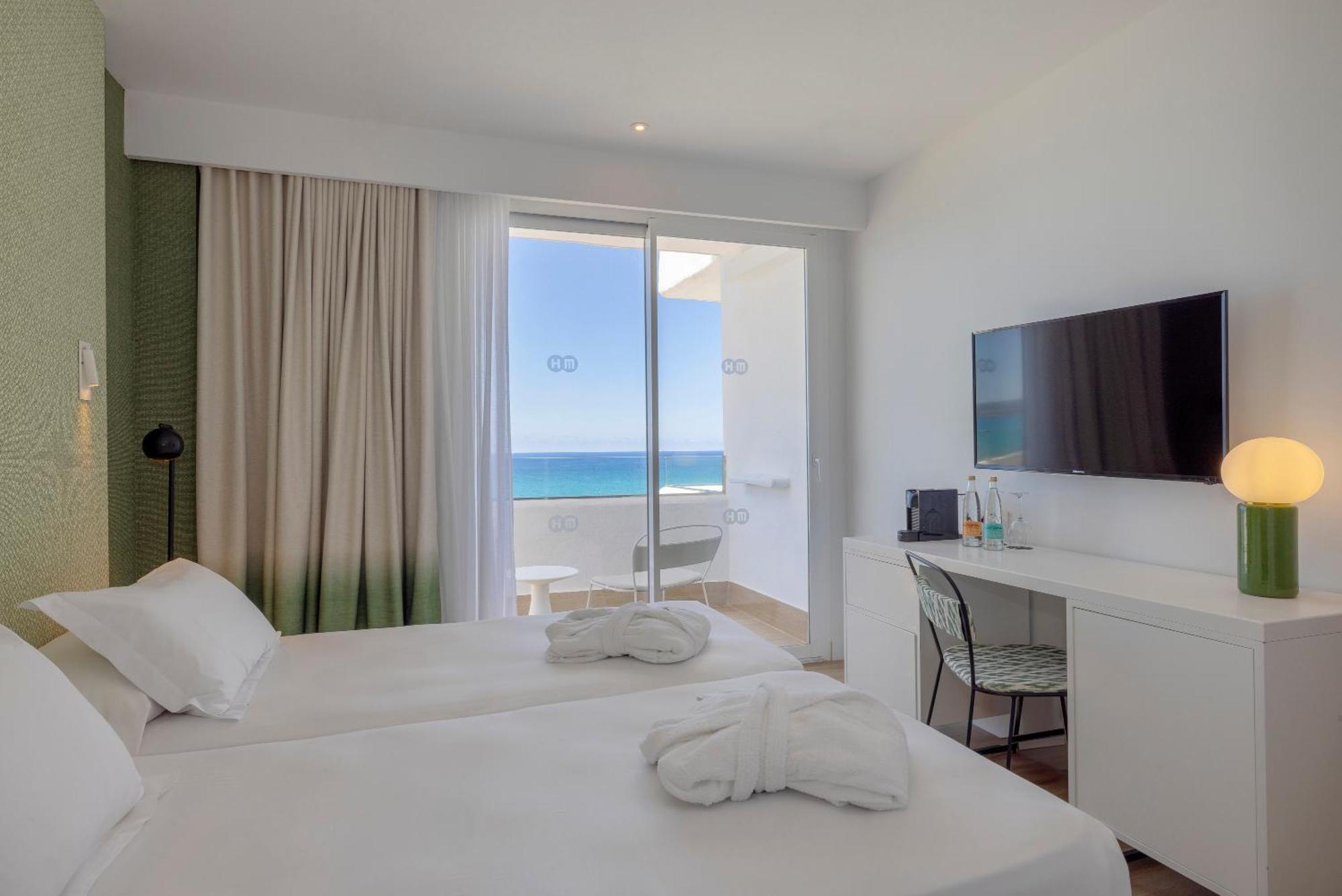 Premium Twin Room Sea View Balcony