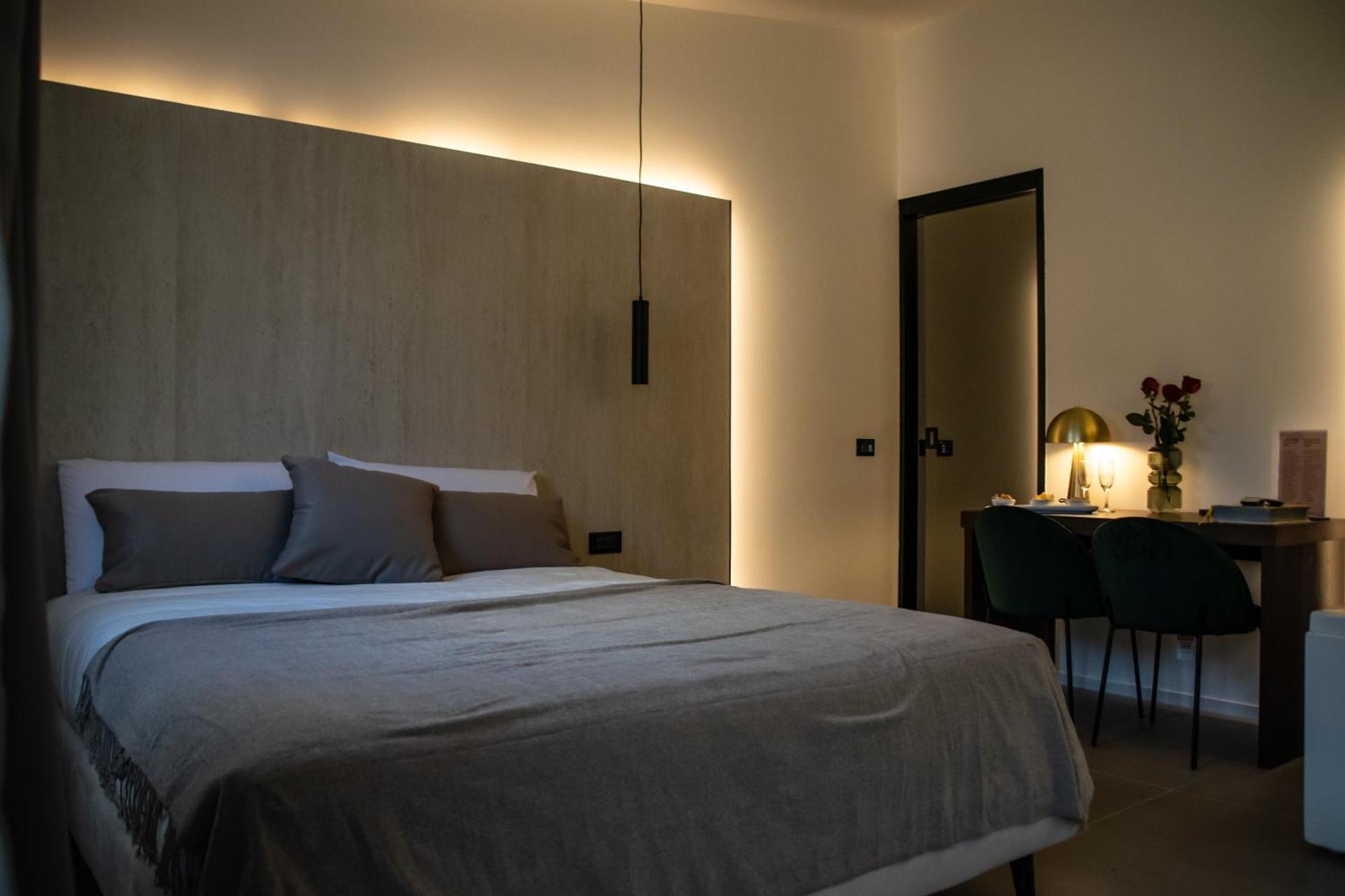 Deluxe Double Room Bath