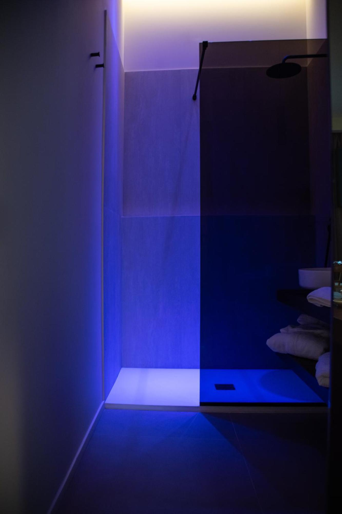 Deluxe Double Room Bath
