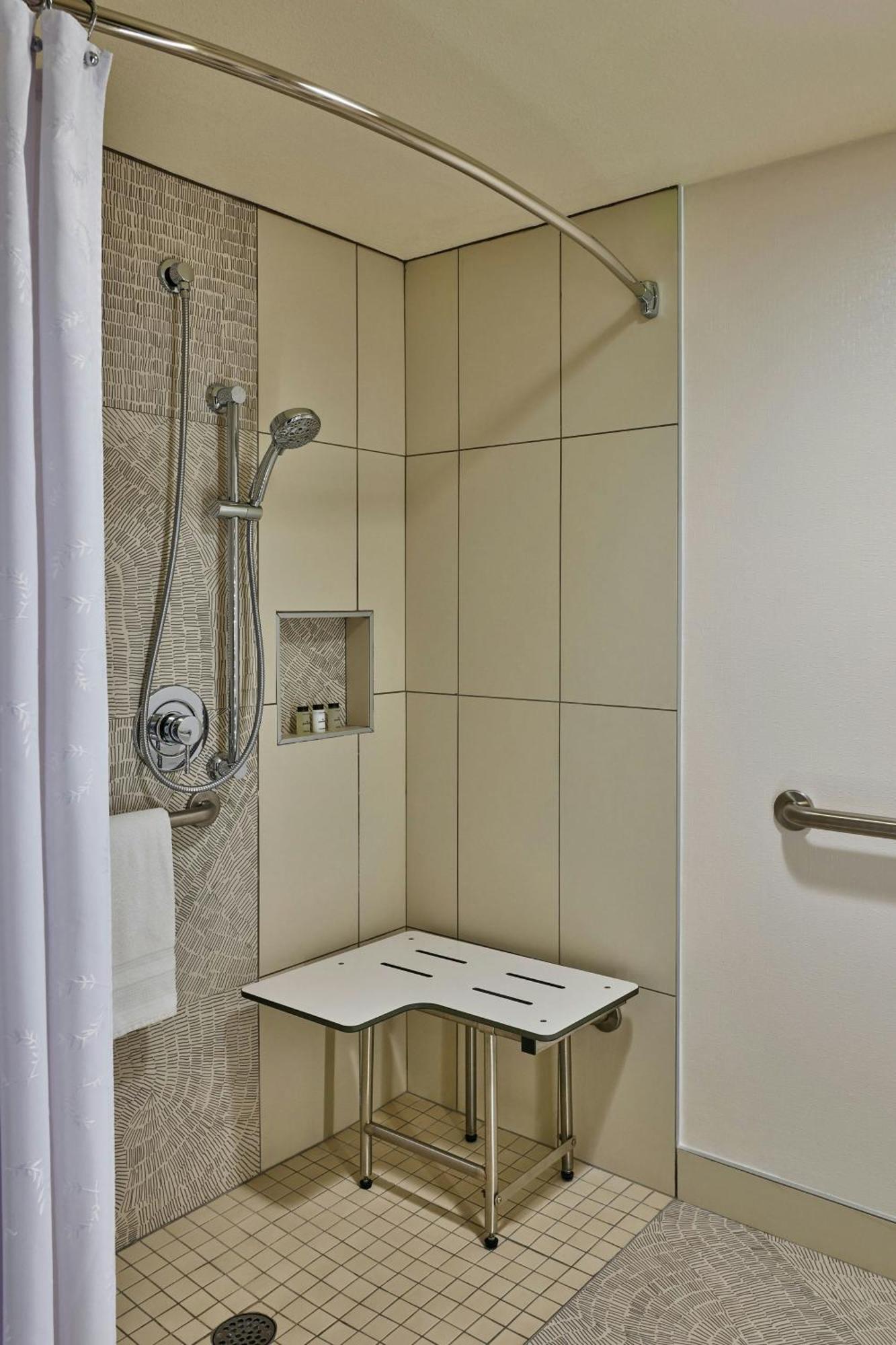 Guest Room 1 King