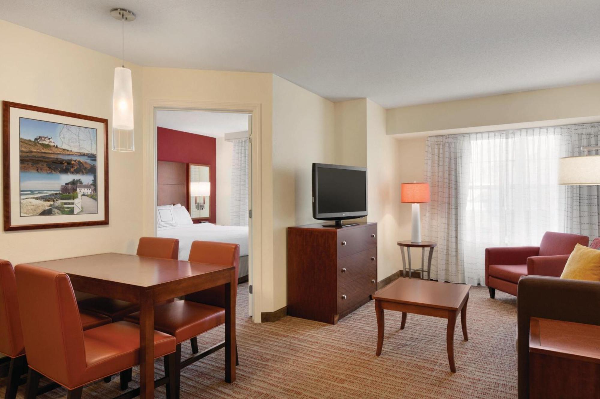 Two-Bedroom Suite,1634416549:JPEG