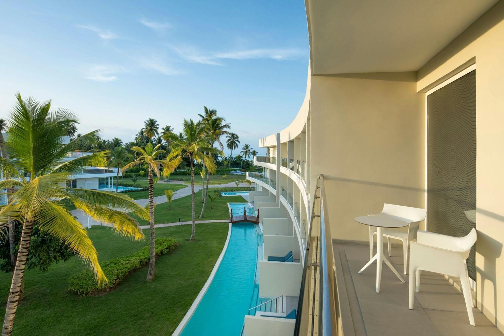 Standard, Guest room, 1 King, Garden view