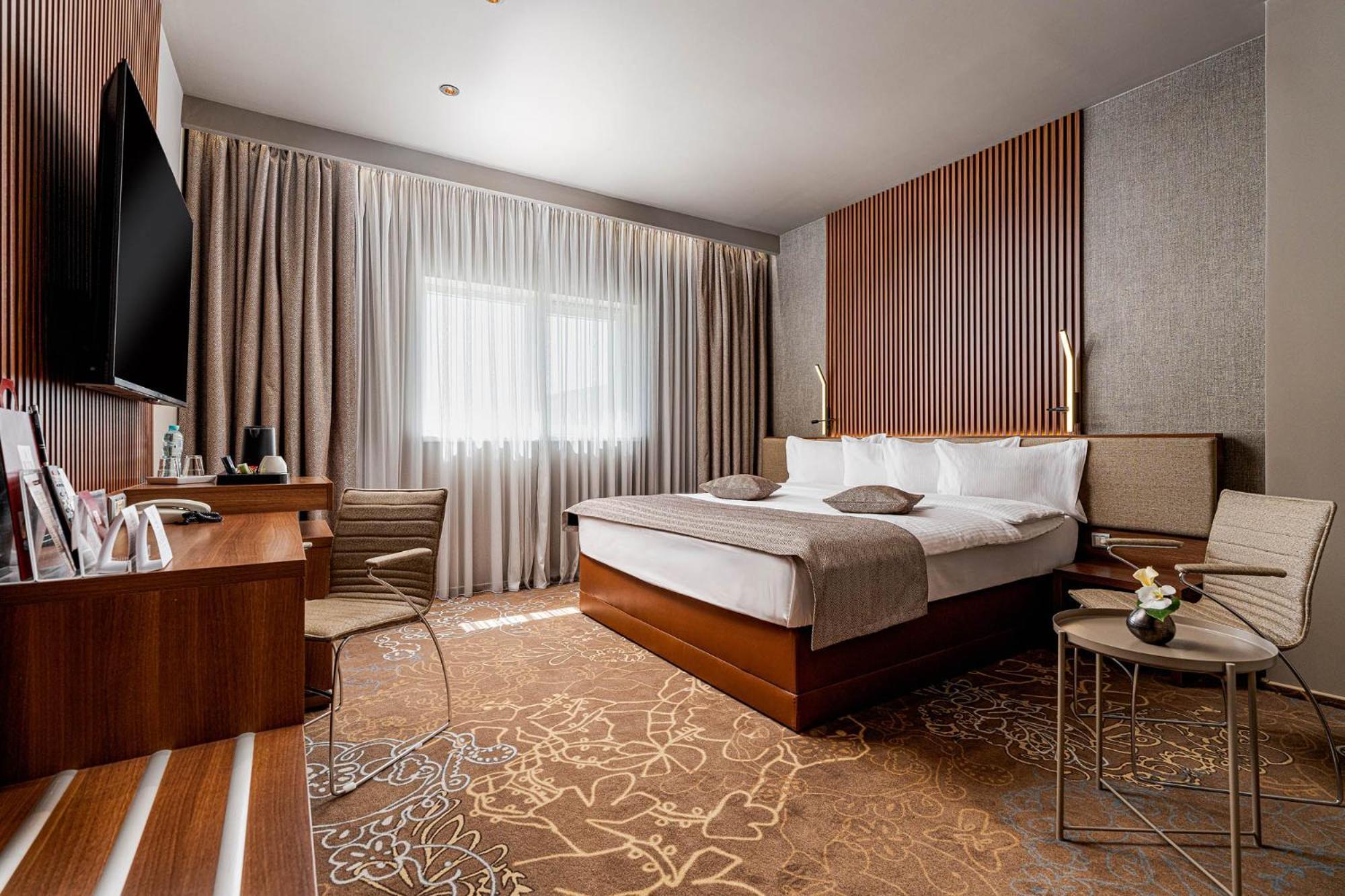 Superior King Room
