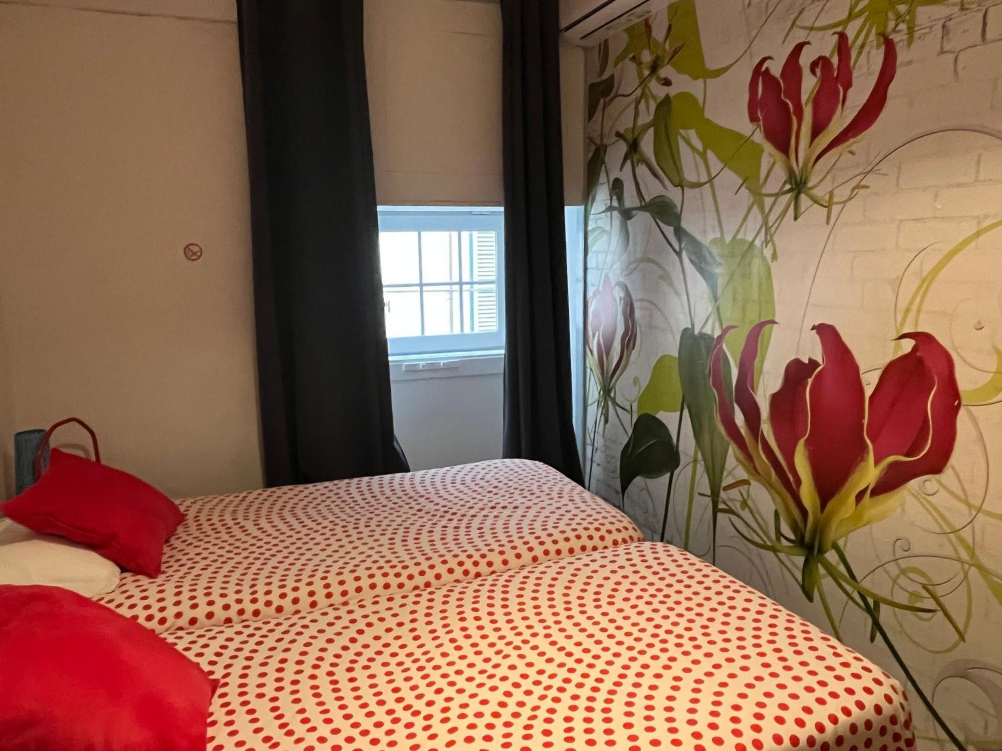 Quarto Twin Standard com Casa de Banho Partilhada