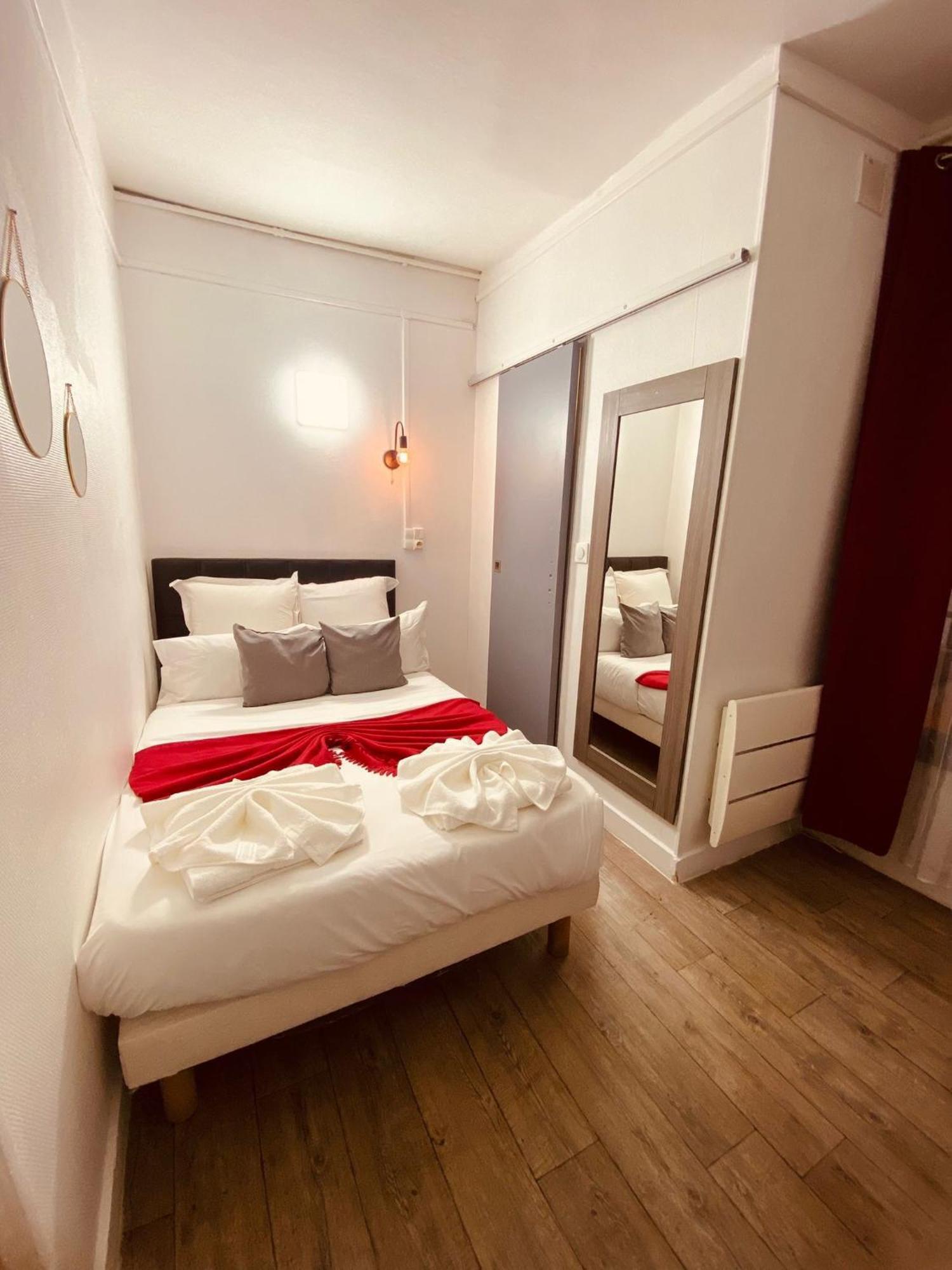 Habitación Doble con aseo compartido