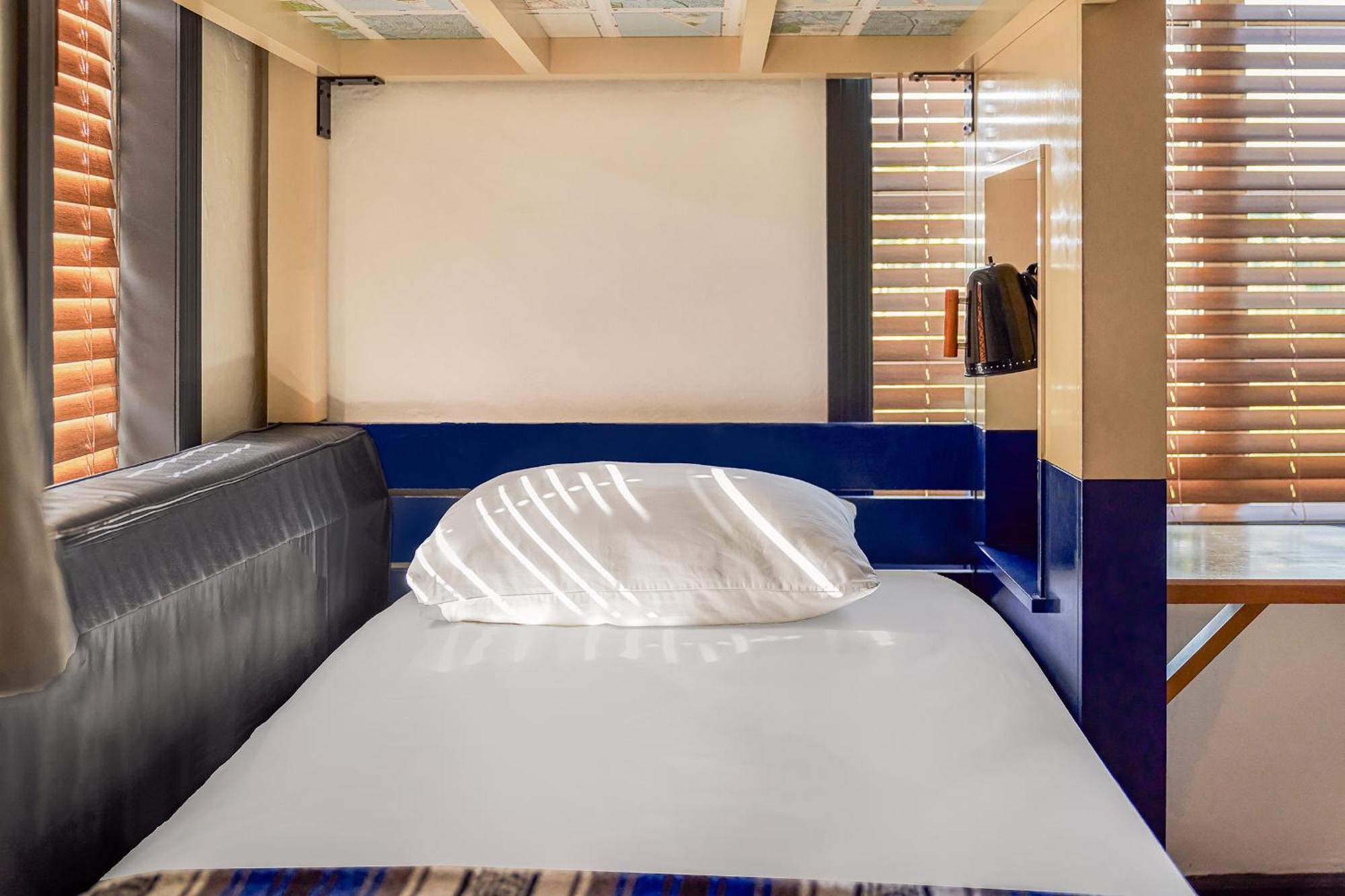 Cama en habitación compartida mixta de 6 camas