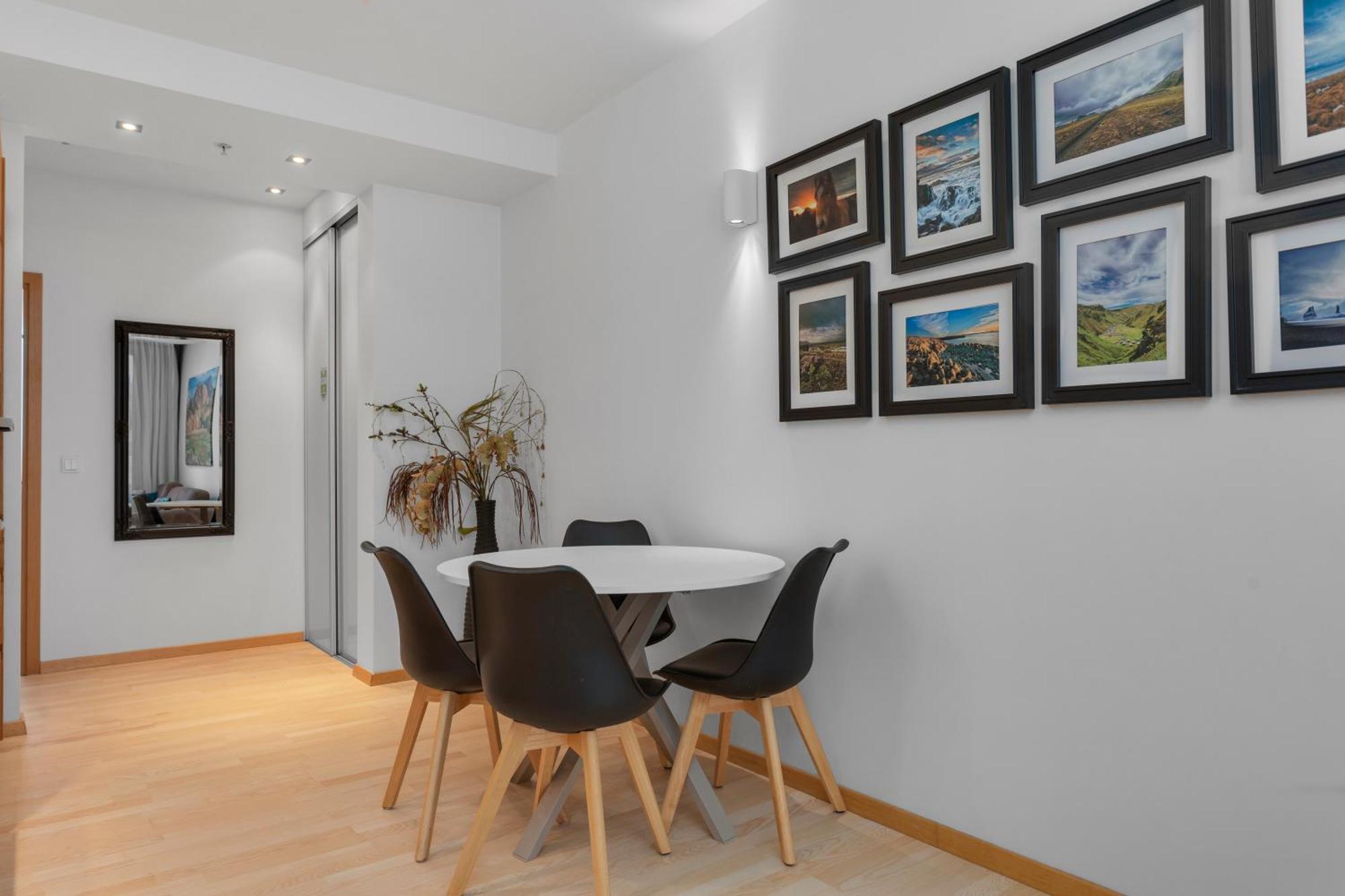 One-Bedroom Apartment with Balcony,1642970740:JPEG