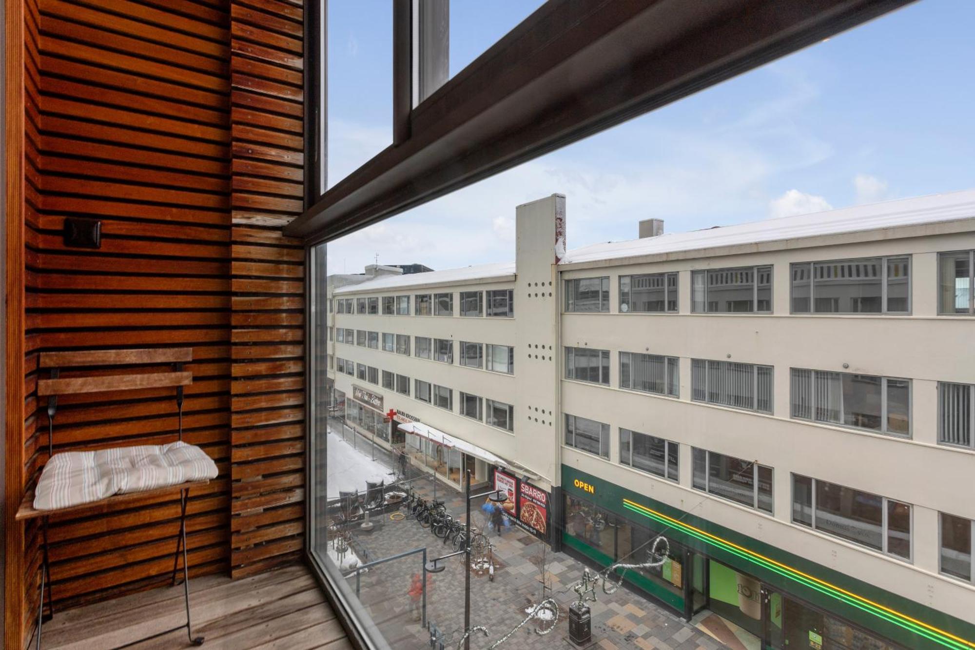Studio Apartment with Balcony,1642970752:JPEG
