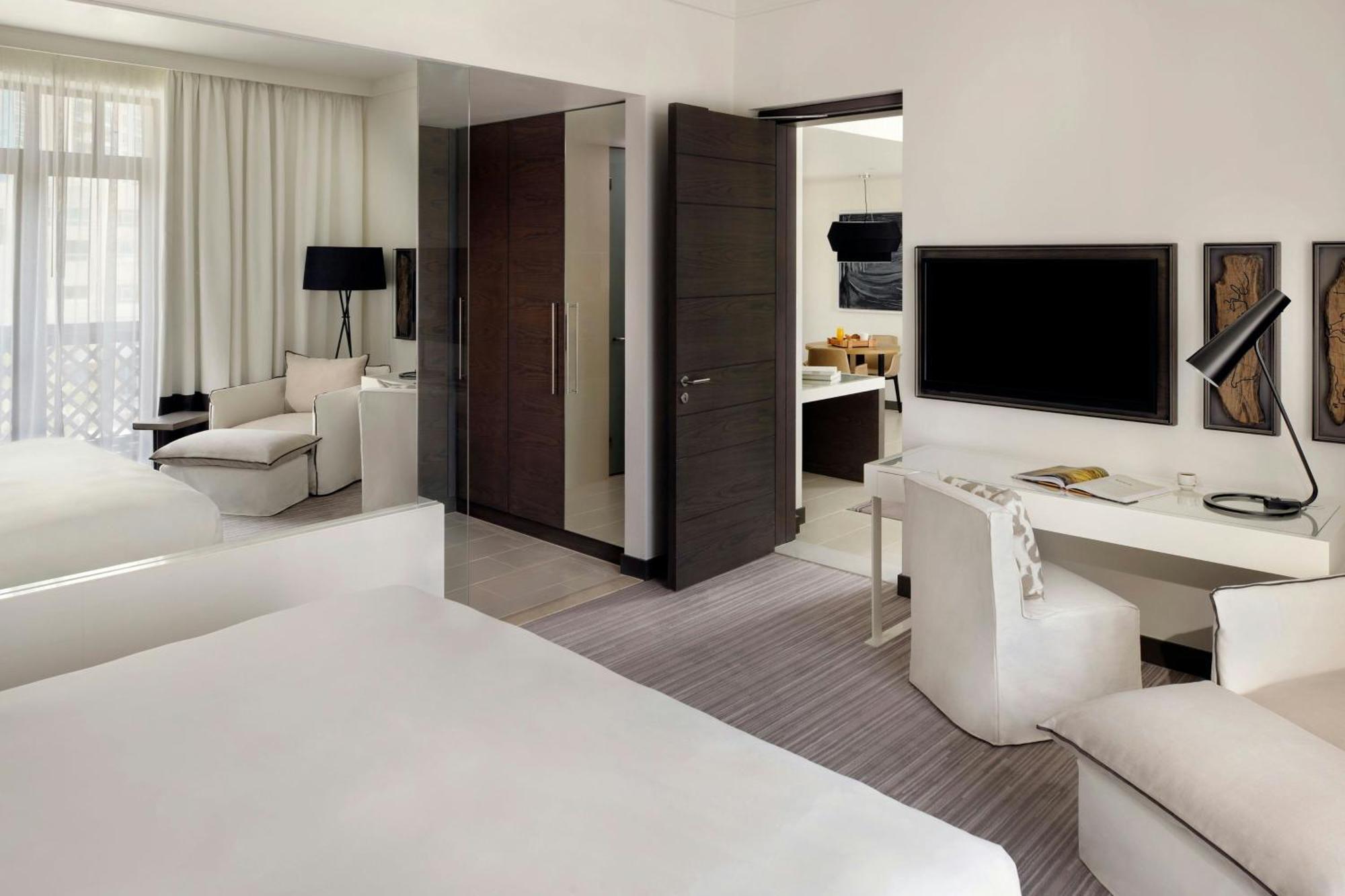 Junior King Suite with Balcony and City View,1643134515:JPEG