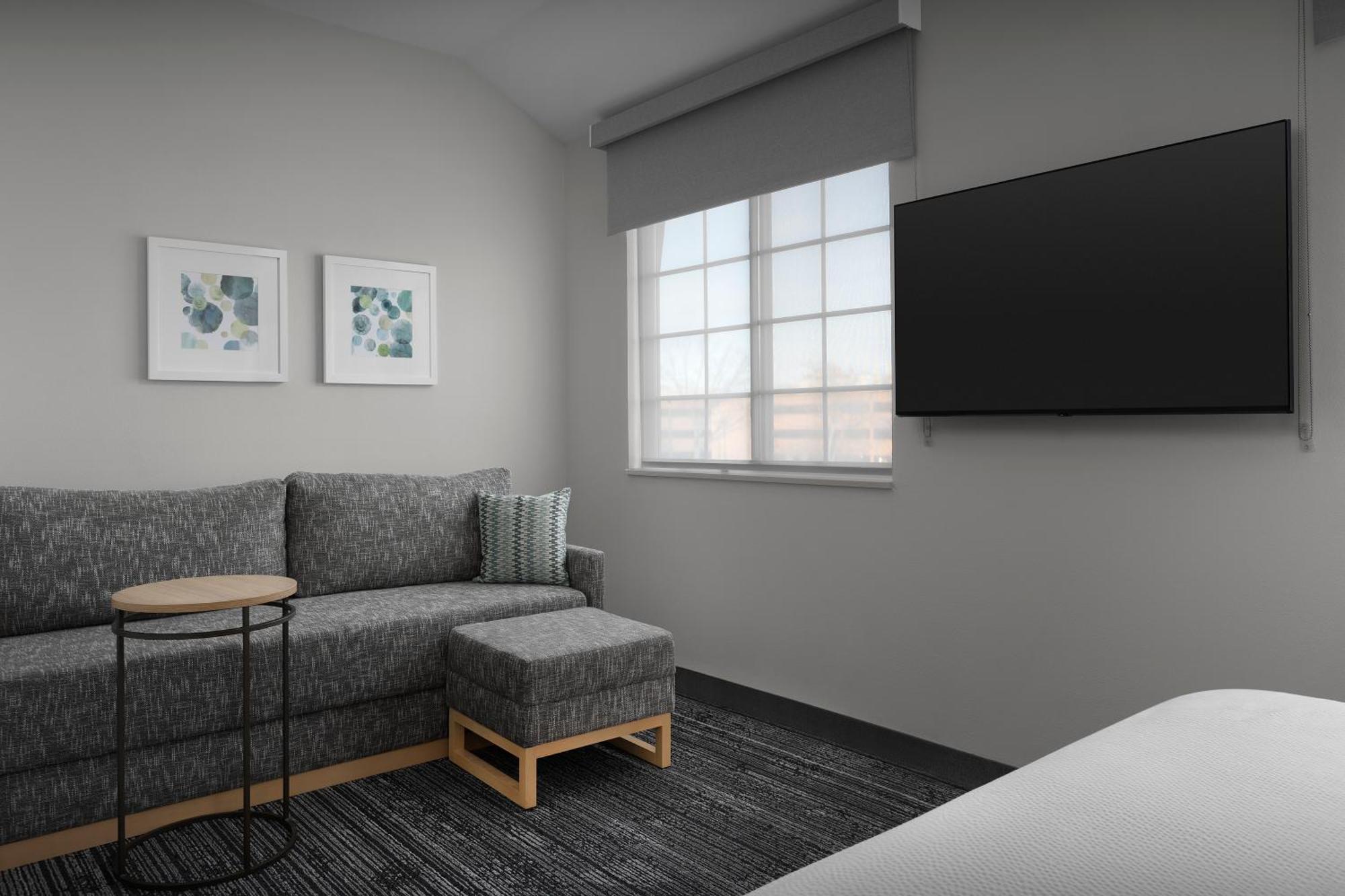 King Studio with Sofa Bed