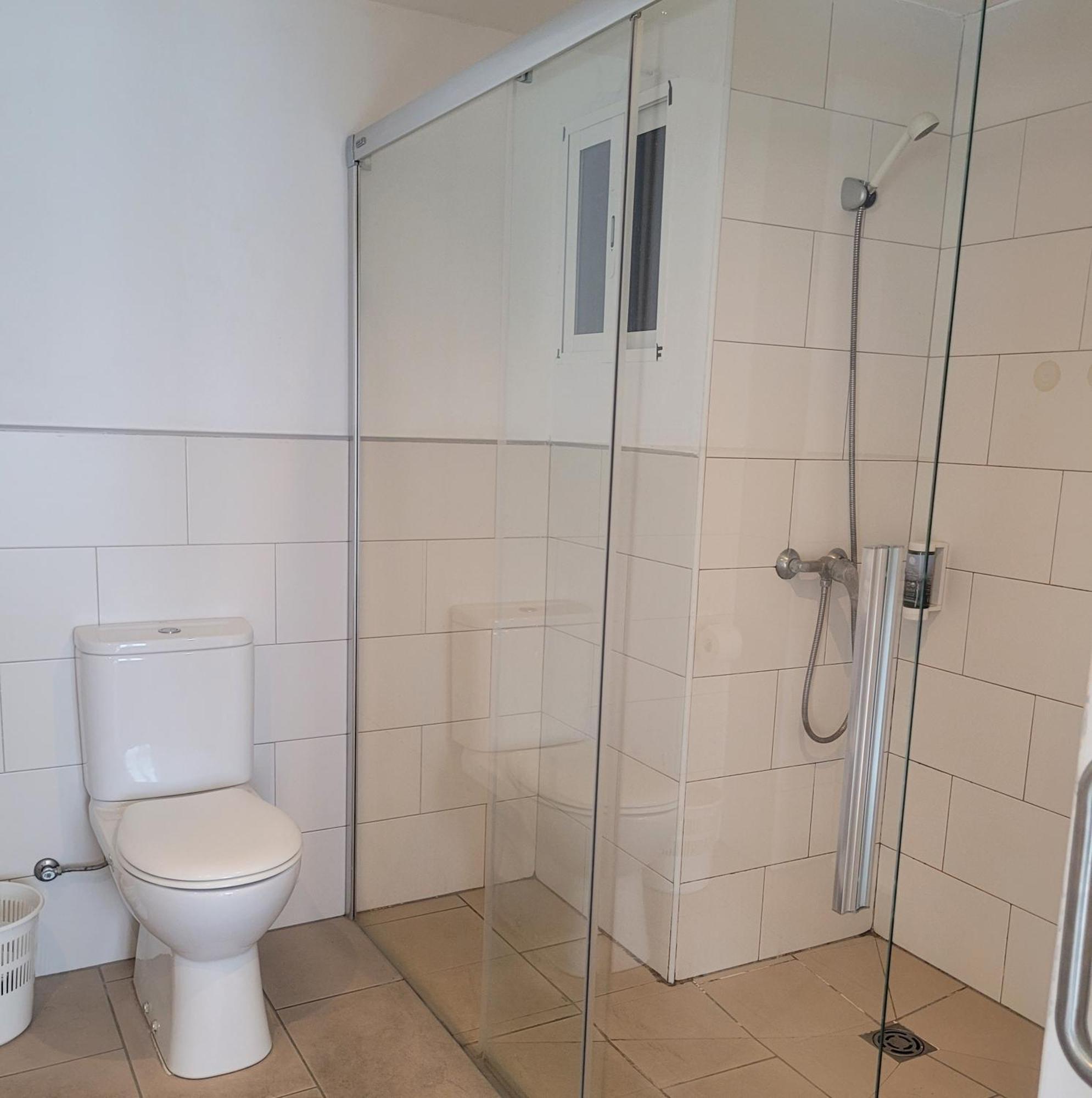 One-Bedroom Apartment with Balcony,1650033284:JPEG