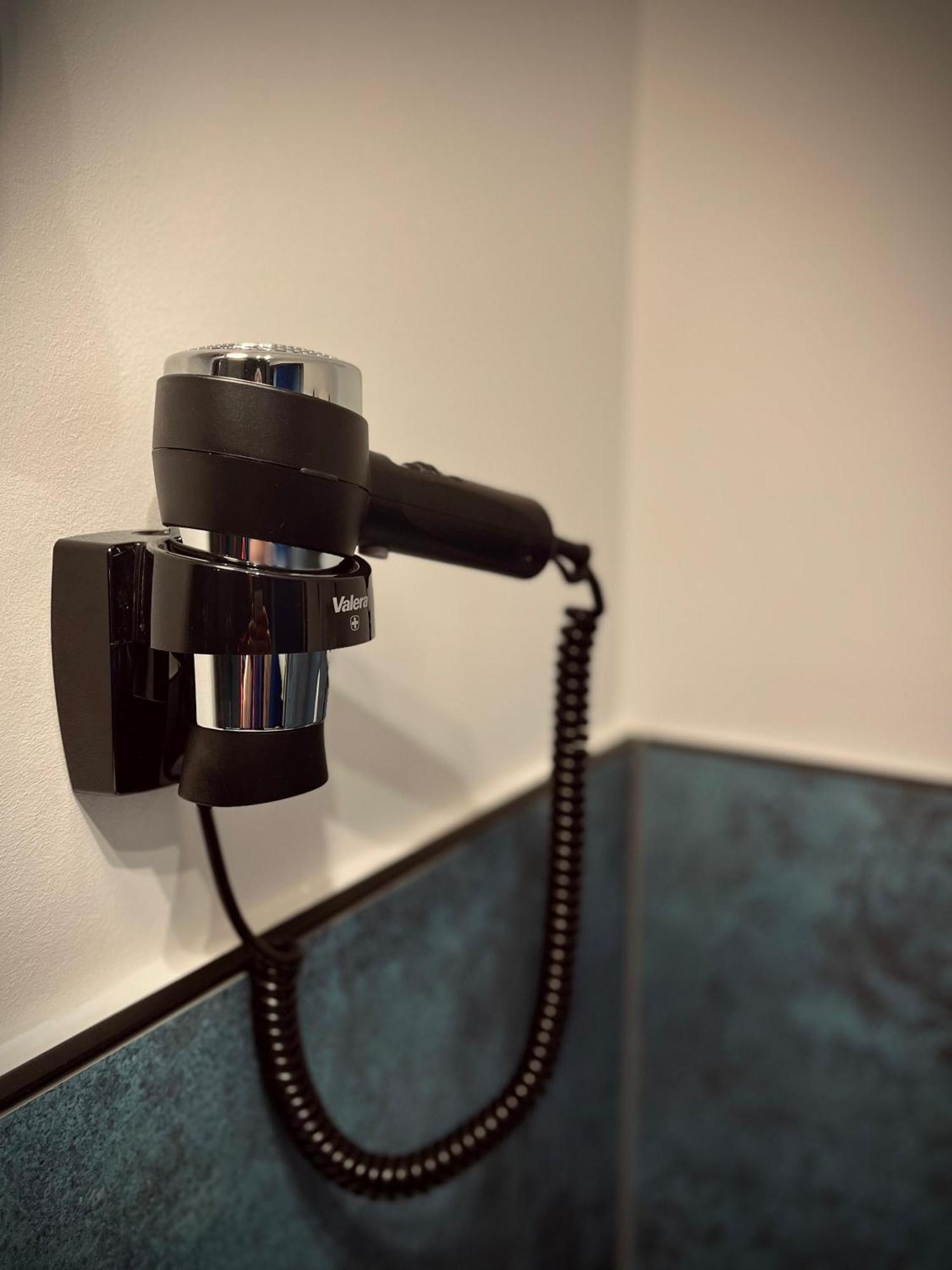 Twin Room,1652749769:JPEG