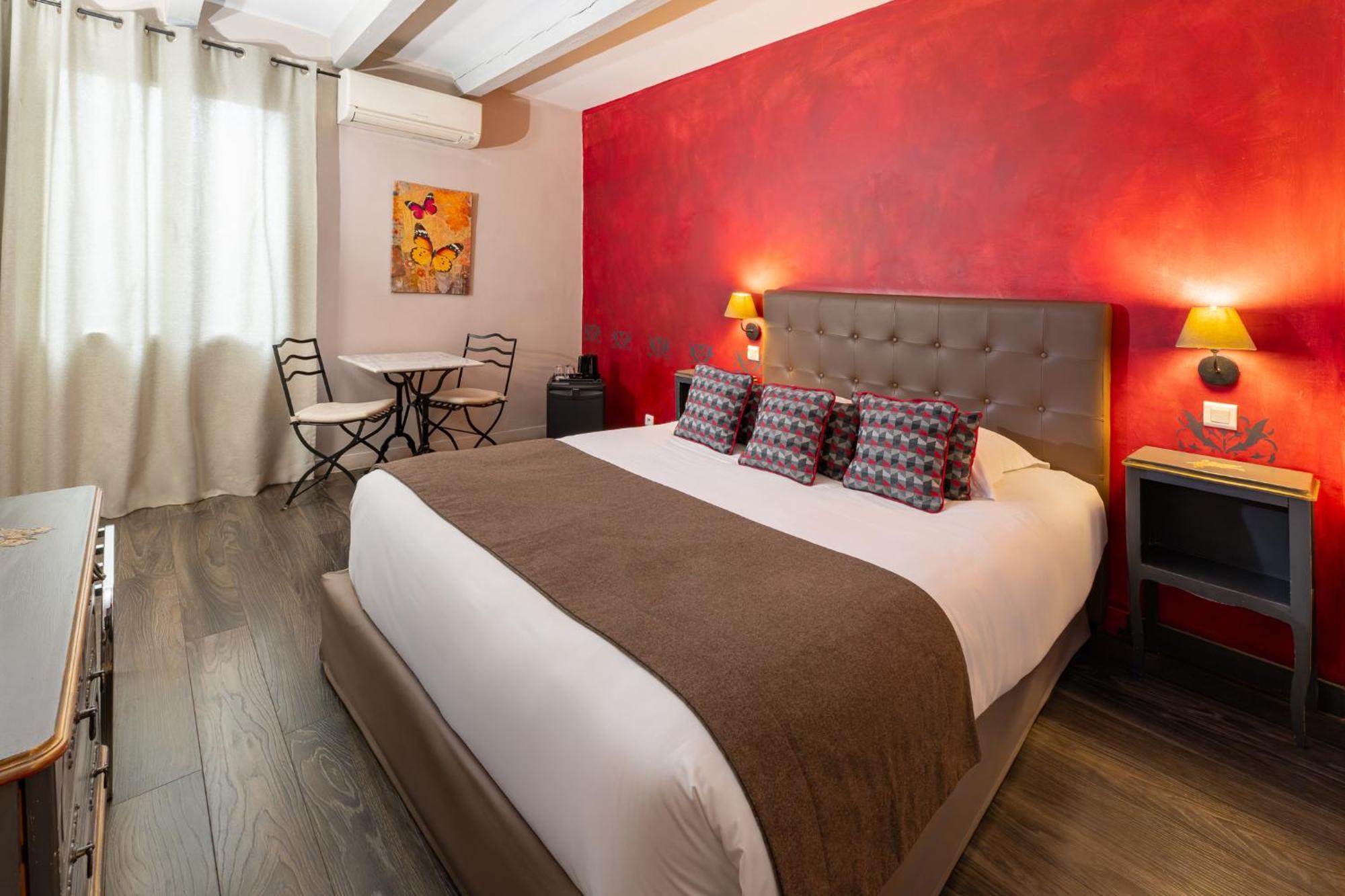 Classic Double Room,1691979942:JPEG