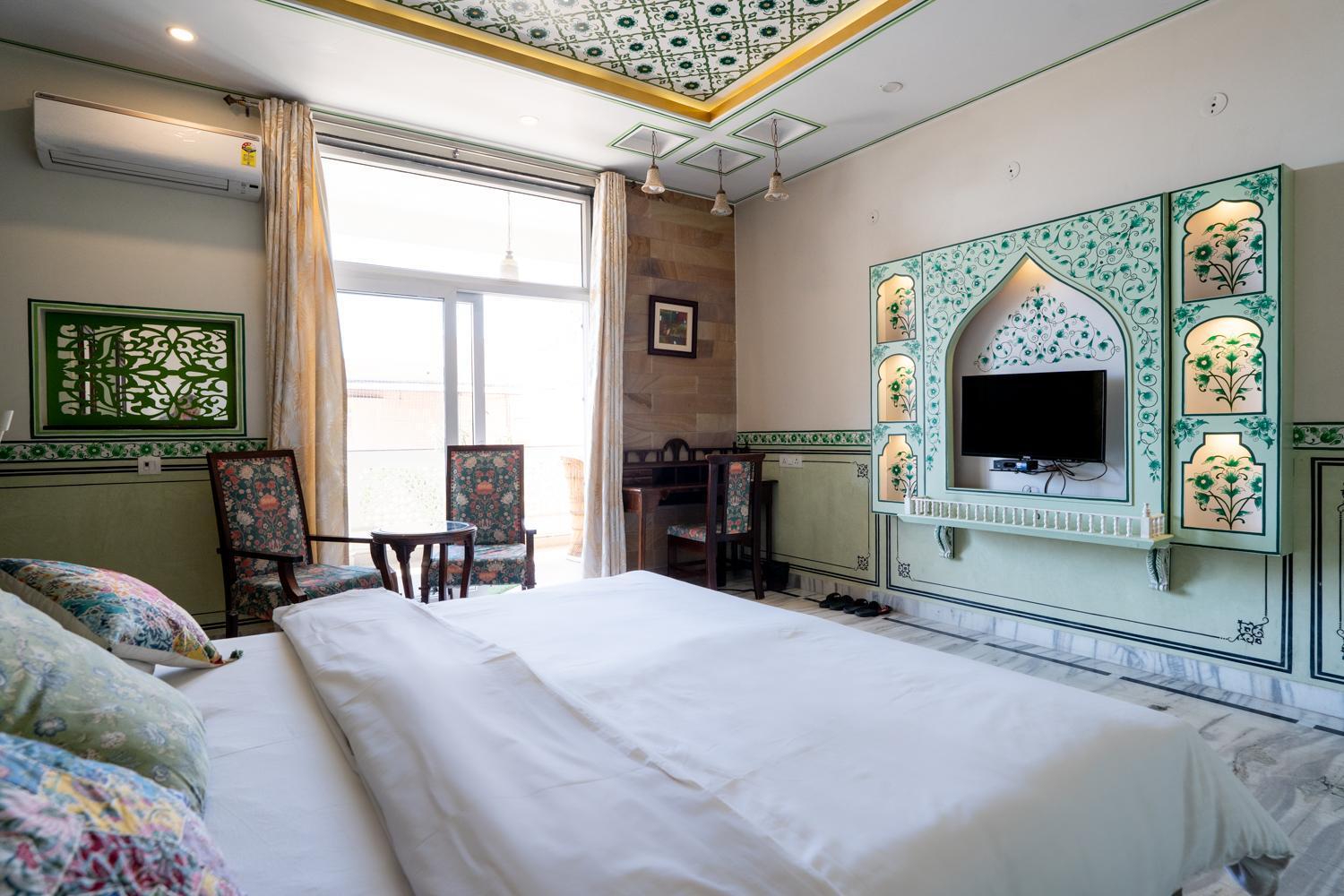 Heritage classic room