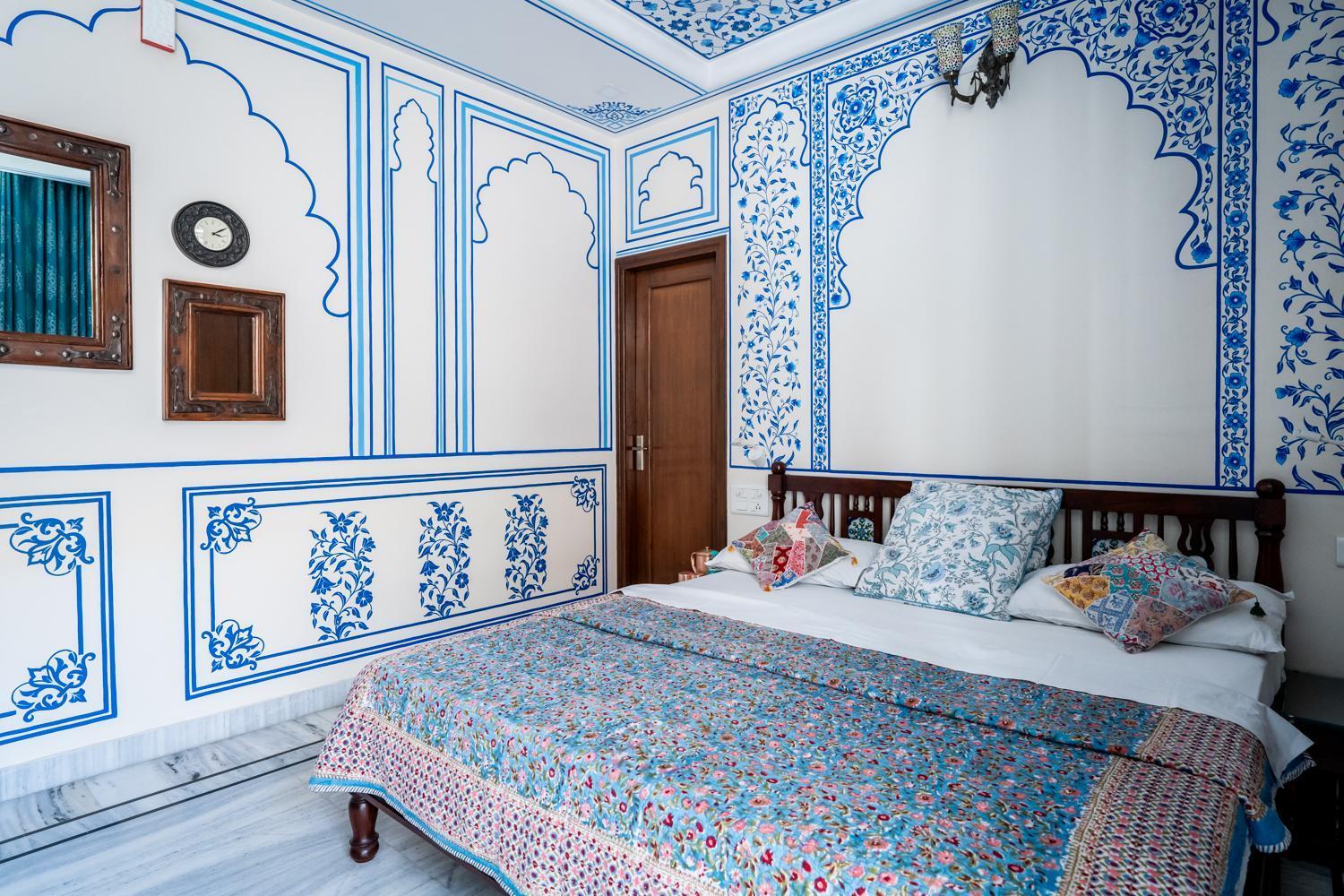 Heritage classic room