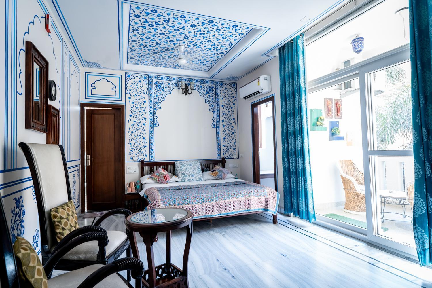 Heritage classic room