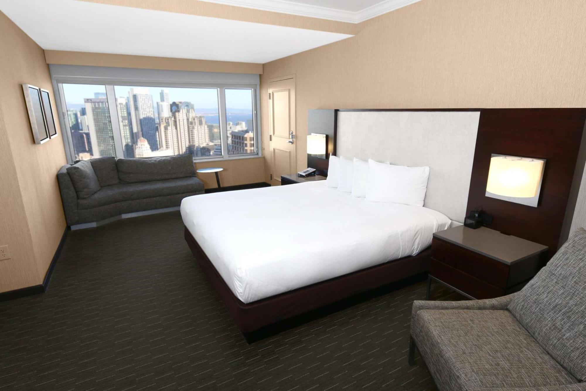 Suite Júnior Vista Horizonte com Cama King-size