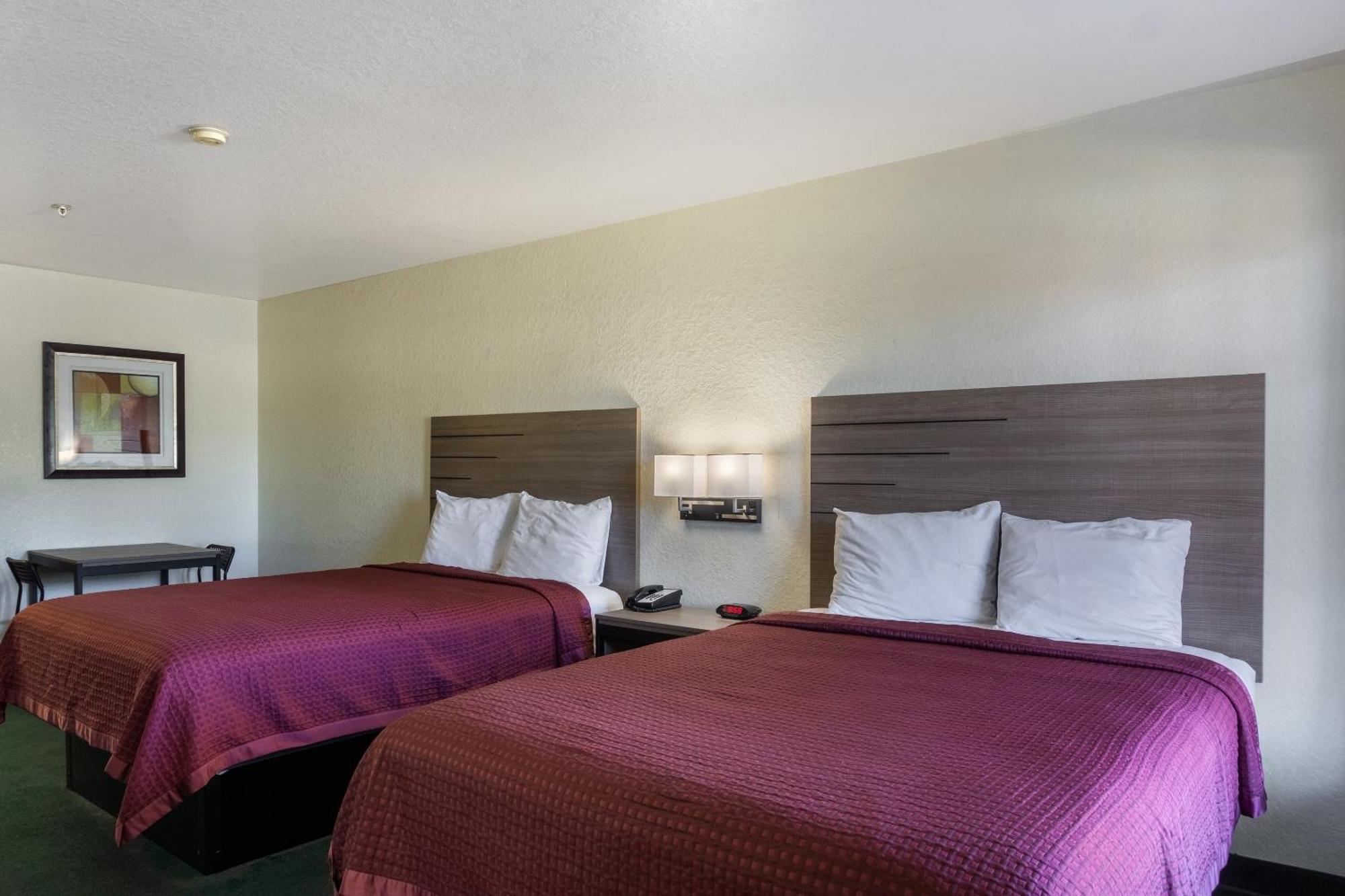 Queen Room Two Queen Beds