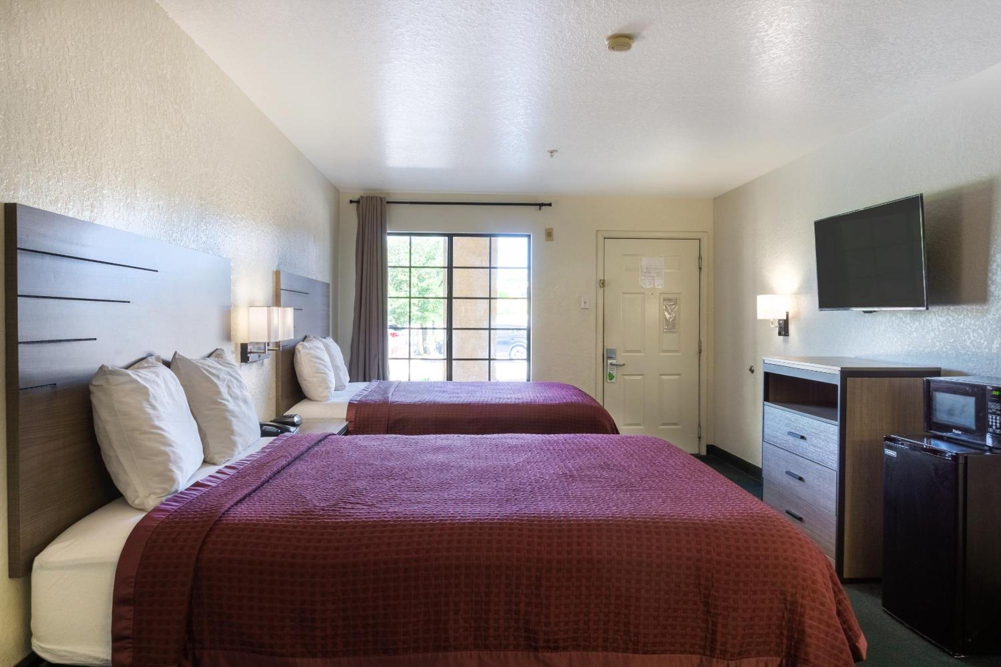 Queen Room Two Queen Beds