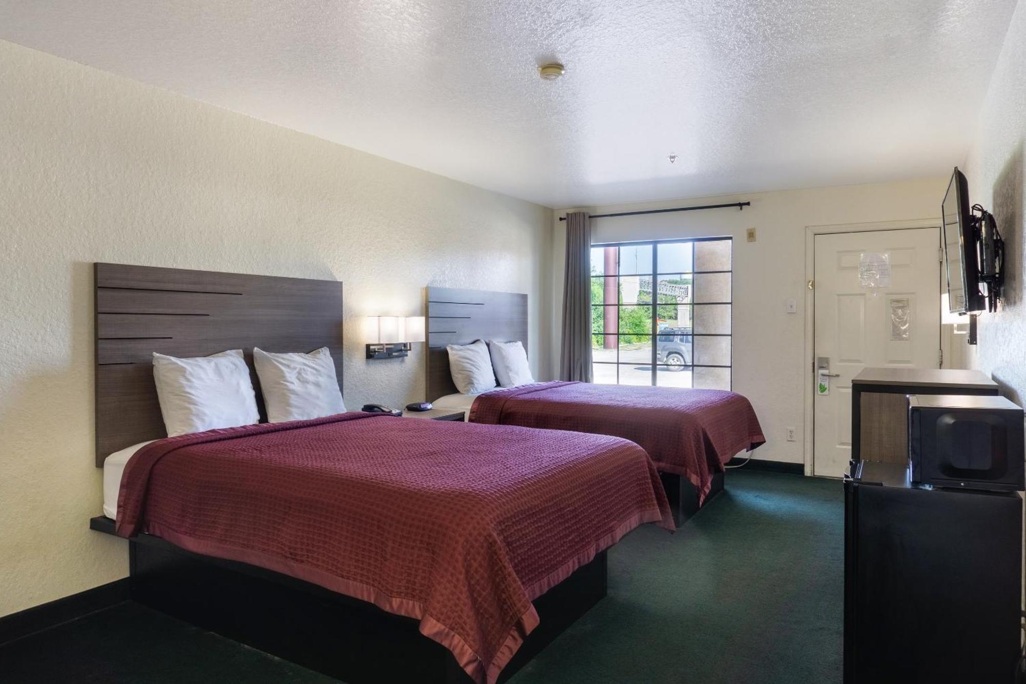 Queen Room Two Queen Beds