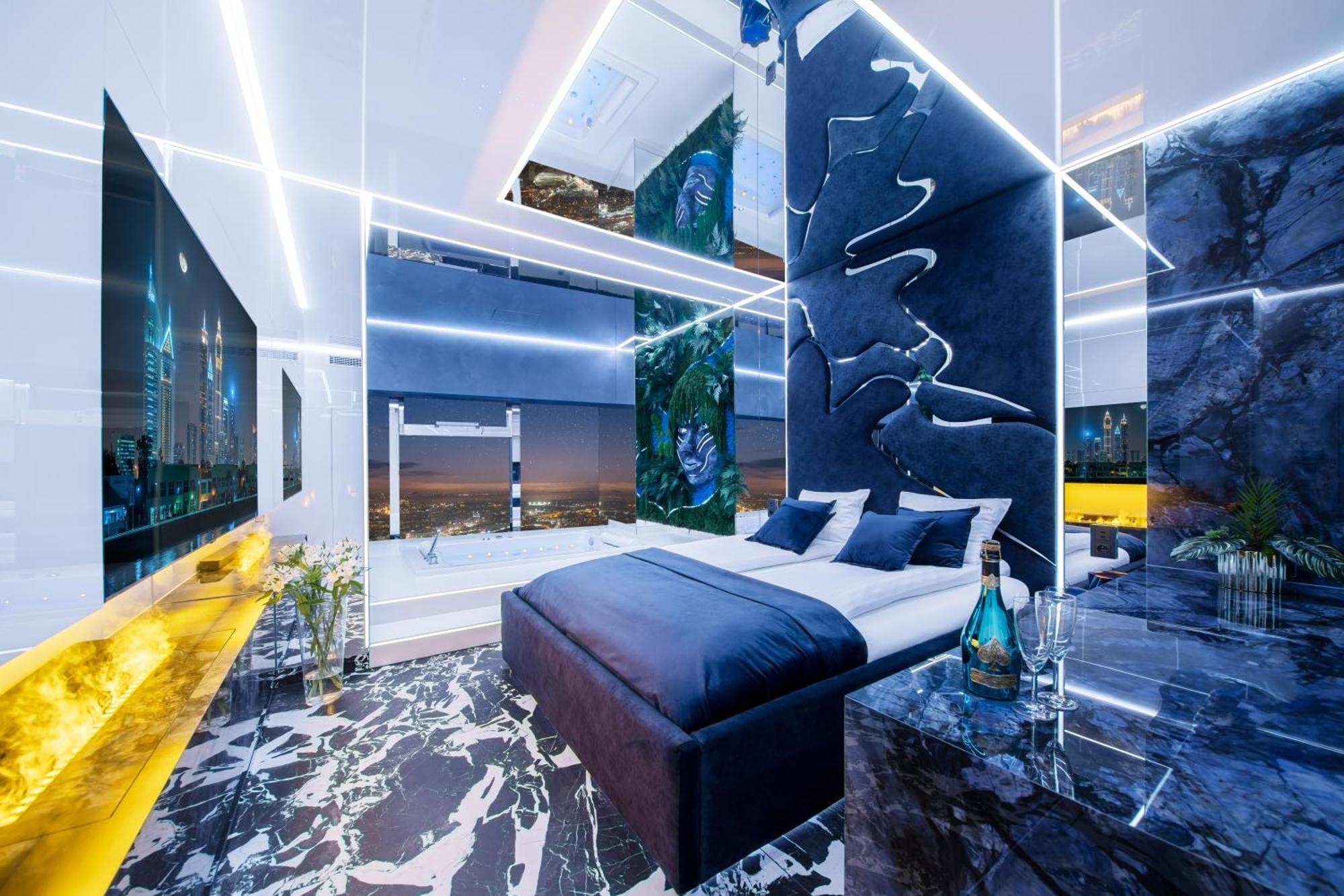 Suite Apartment with City View