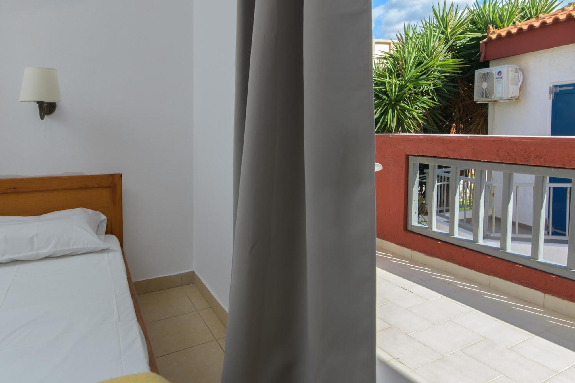 First Floor Twin Room Garden View