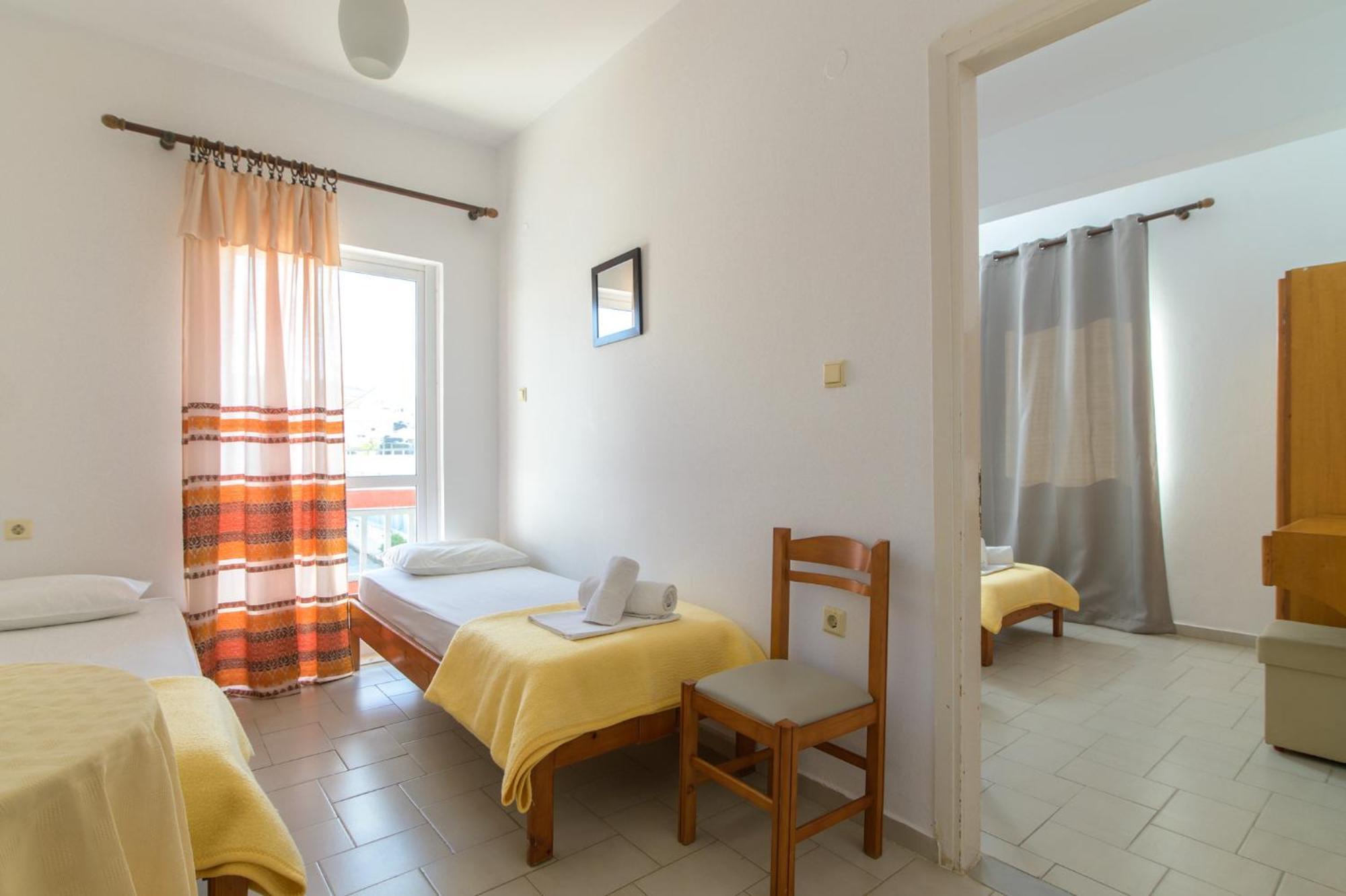 Ground Floor Triple Room Garden View