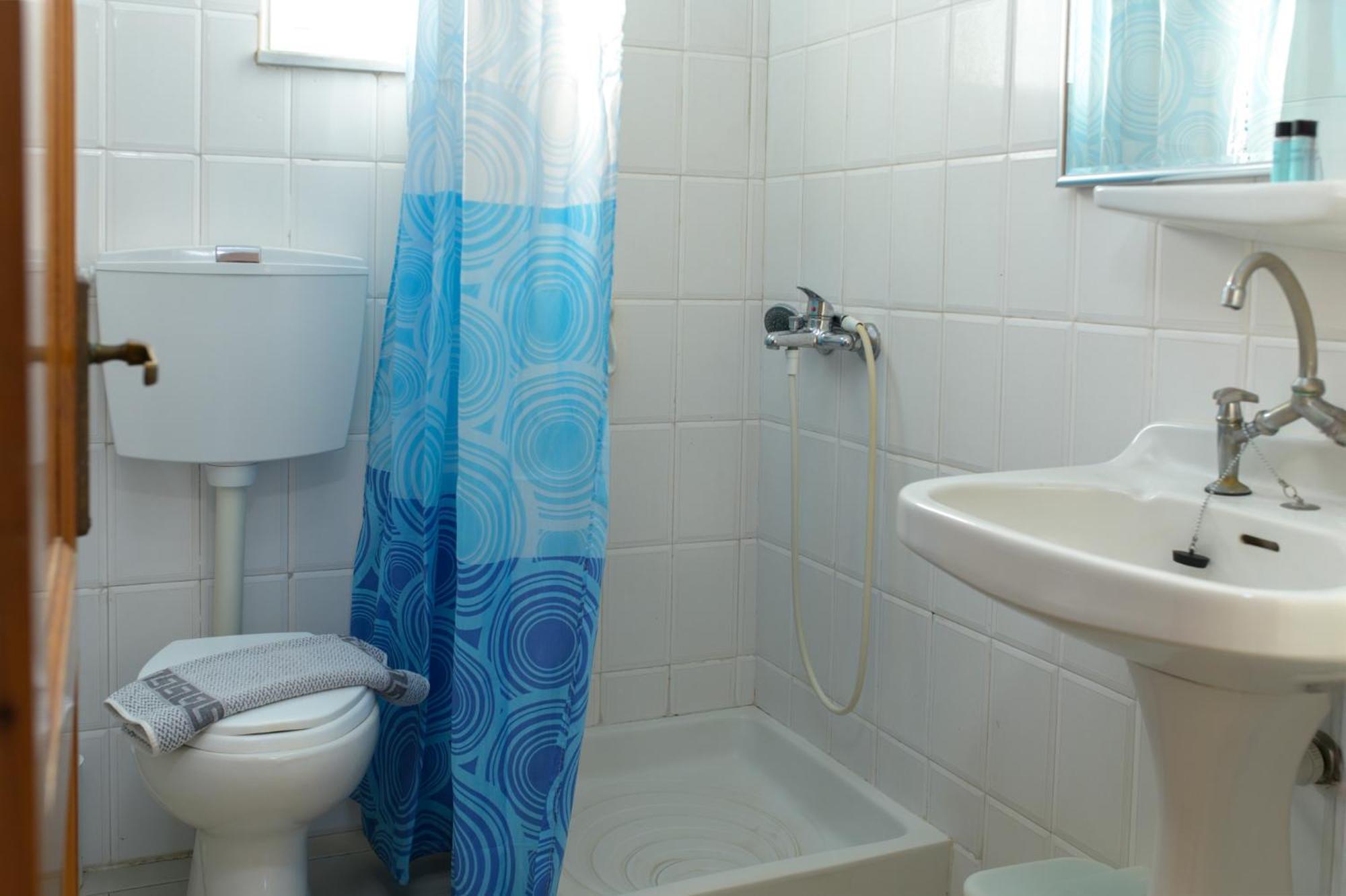 Ground Floor Twin Room Side Sea View