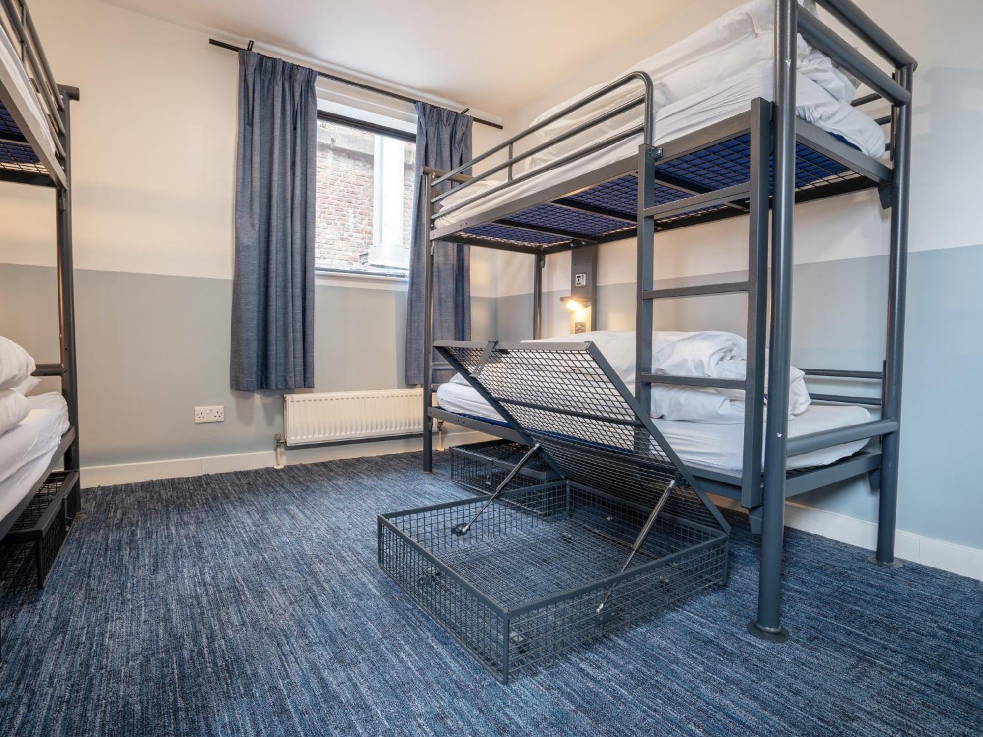 Bed 4-Bed Female Dormitory Room