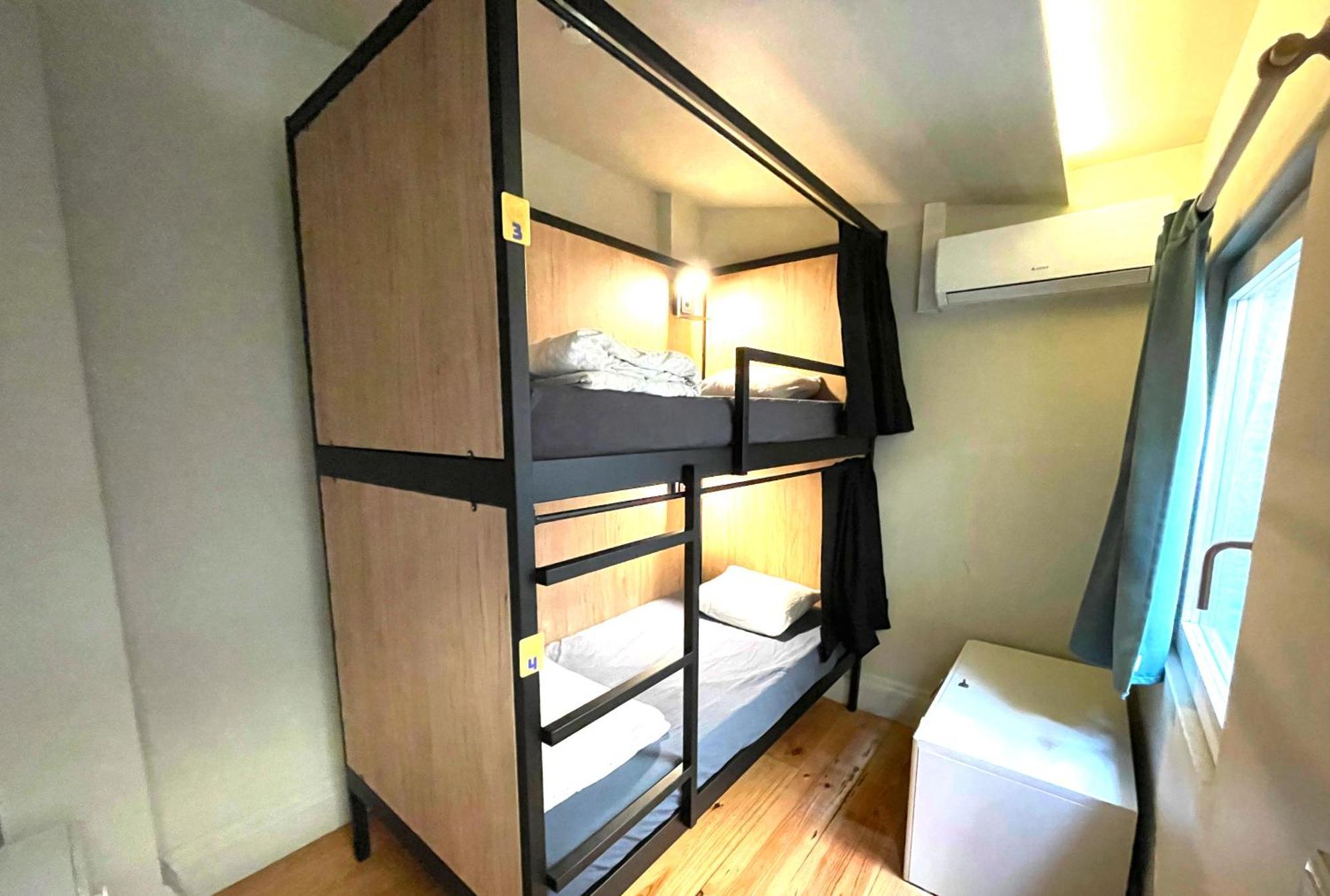 Bed 4-Bed Mixed Dormitory Room