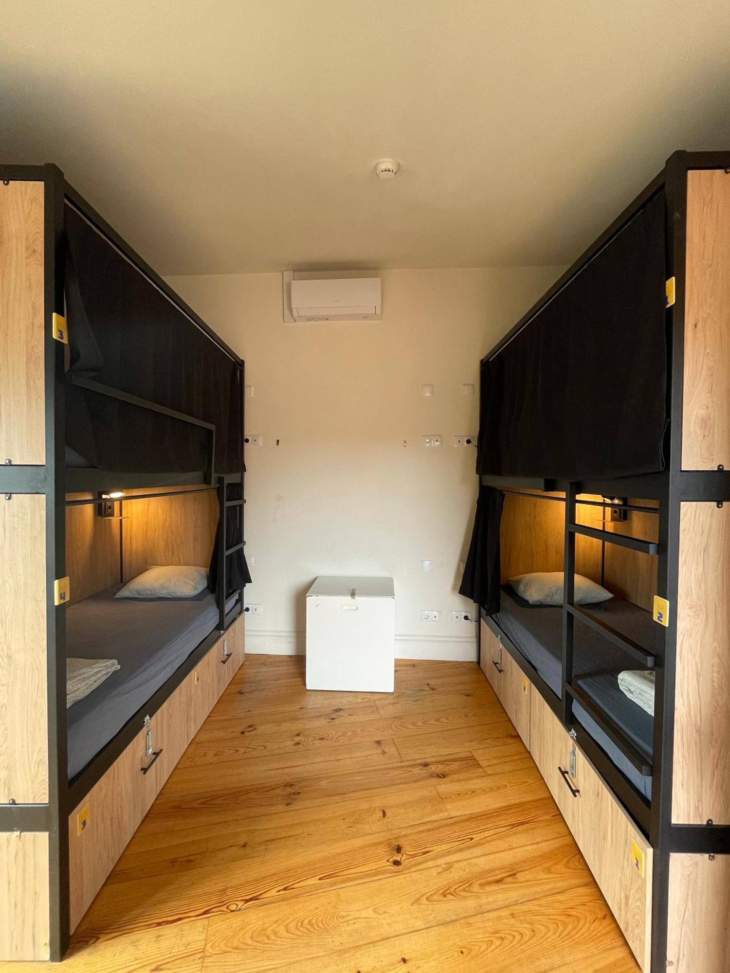 Bed 4-Bed Mixed Dormitory Room