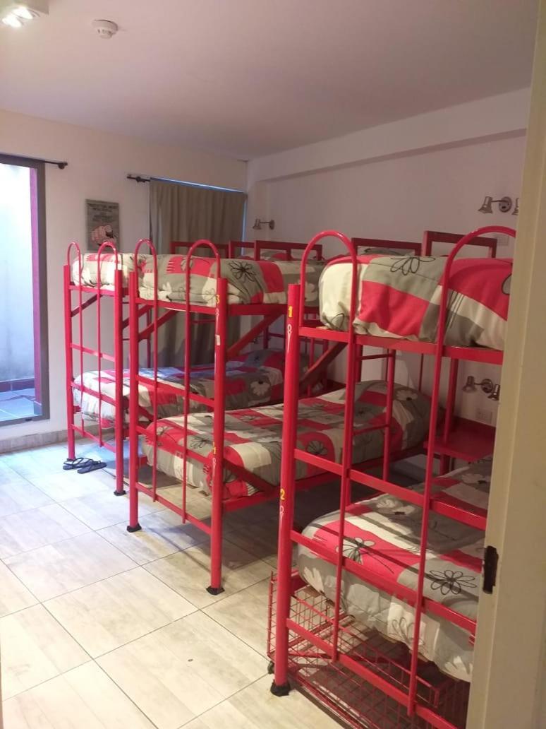 Cama em Dormitório Misto com 6 Camas