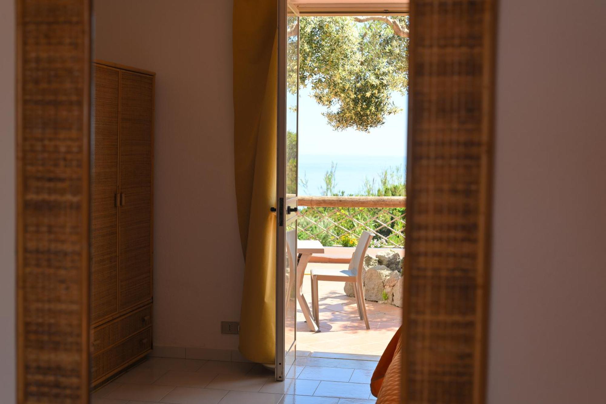 Quadruple Room with Sea View,1672178564:JPEG