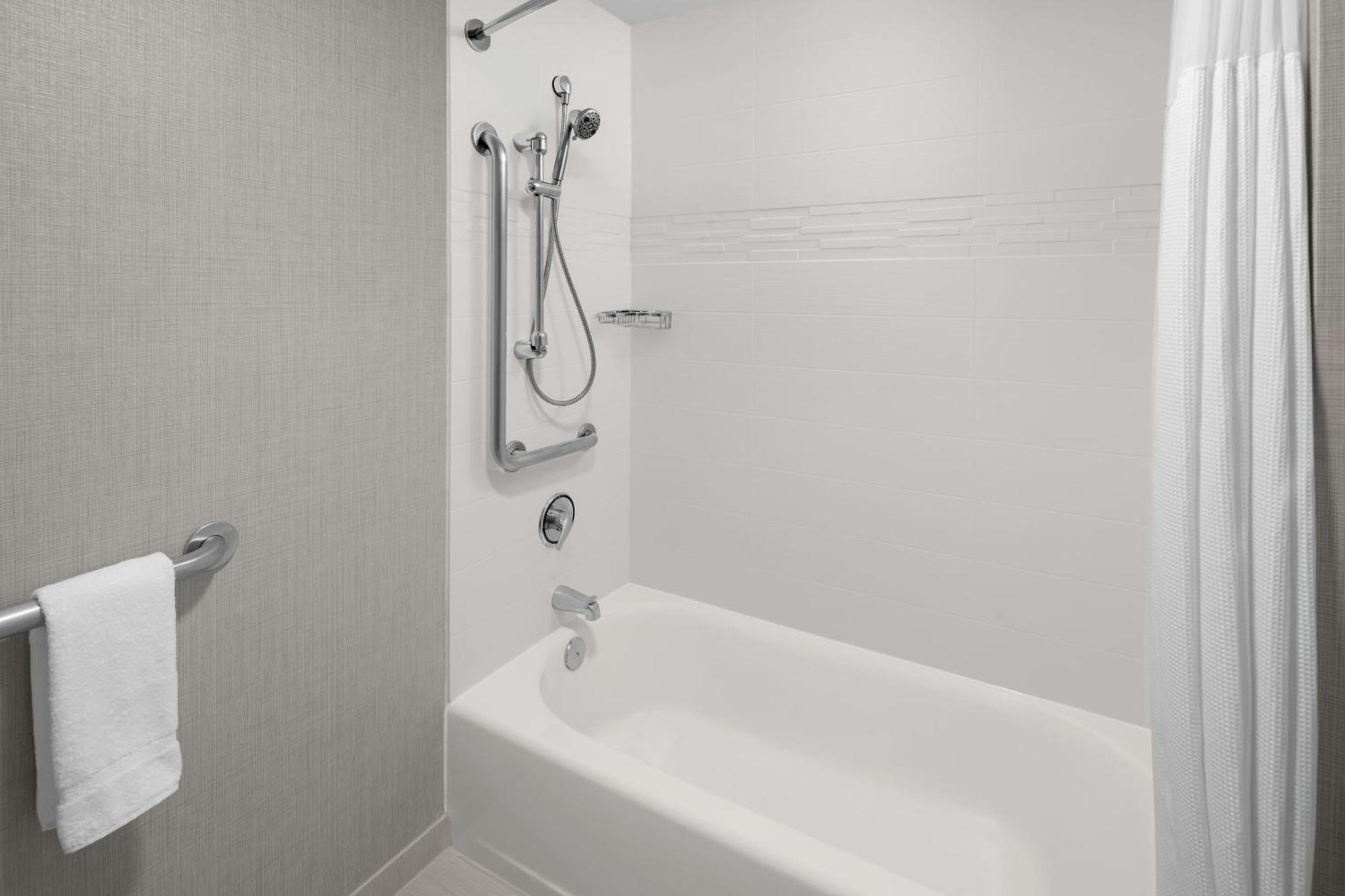 Two-Bedroom Suite Adapted Tub Mobility Hearing Accessible,1672575943:JPEG