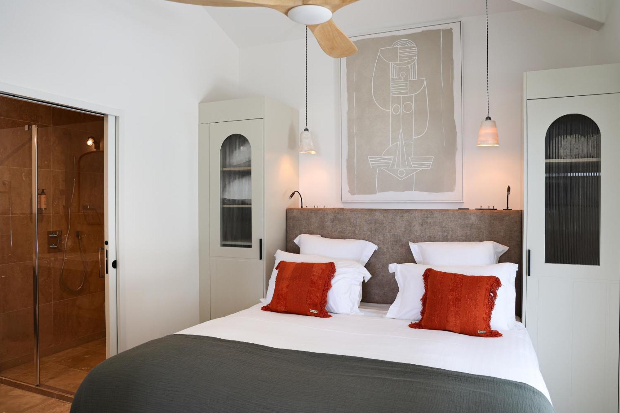 Pereire Suite with Sea View and Jacuzzi,1743642780:JPEG