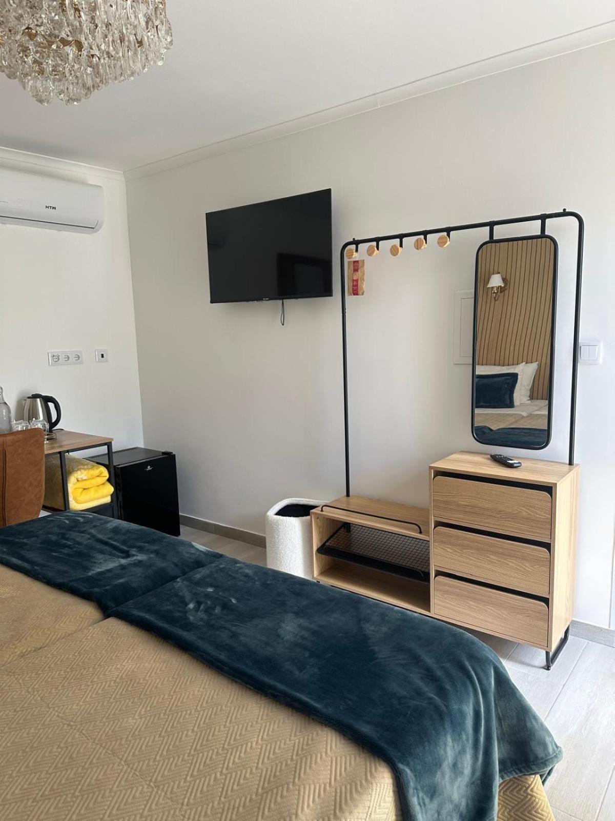 Quarto Twin com Vista Piscina