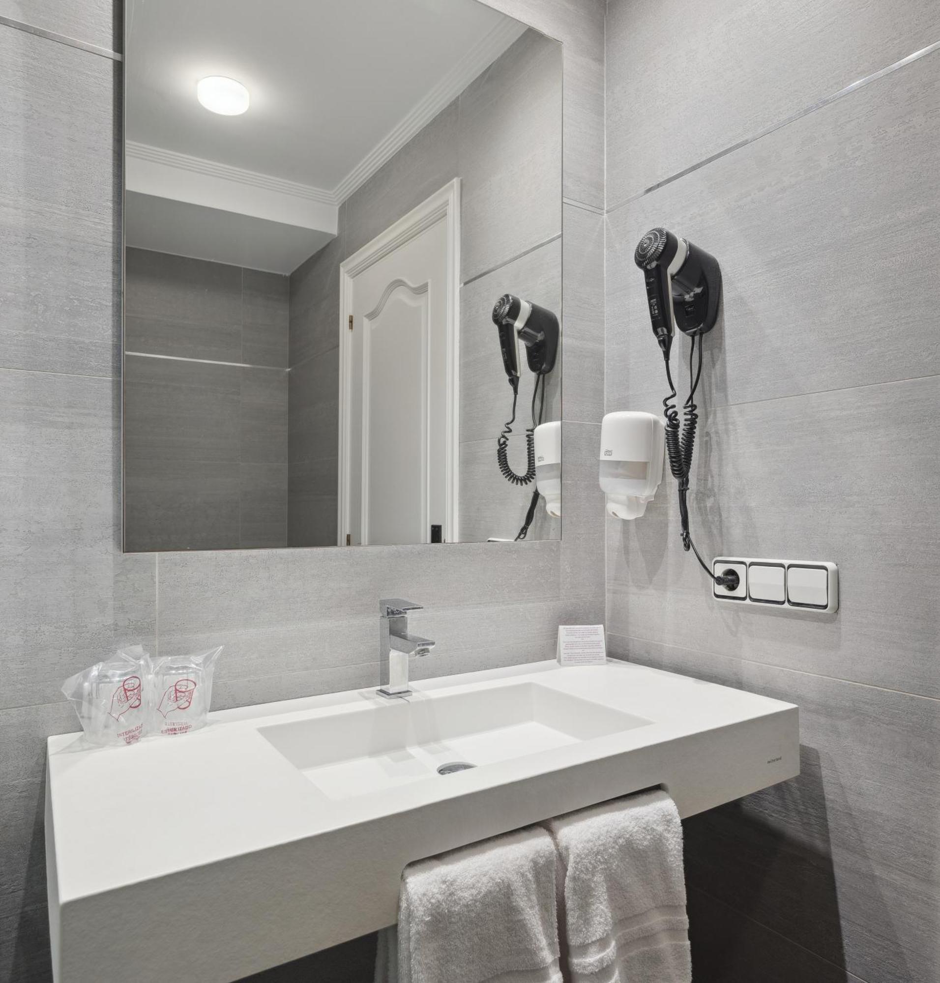 Double Room,1674703185:JPEG