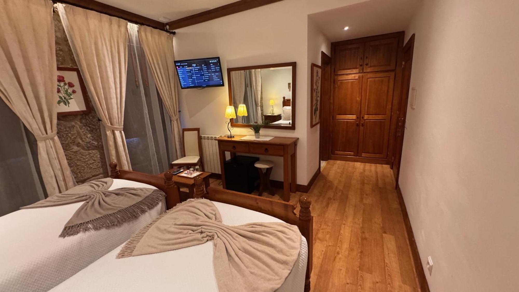 Twin Room with River View,1677883567:JPEG