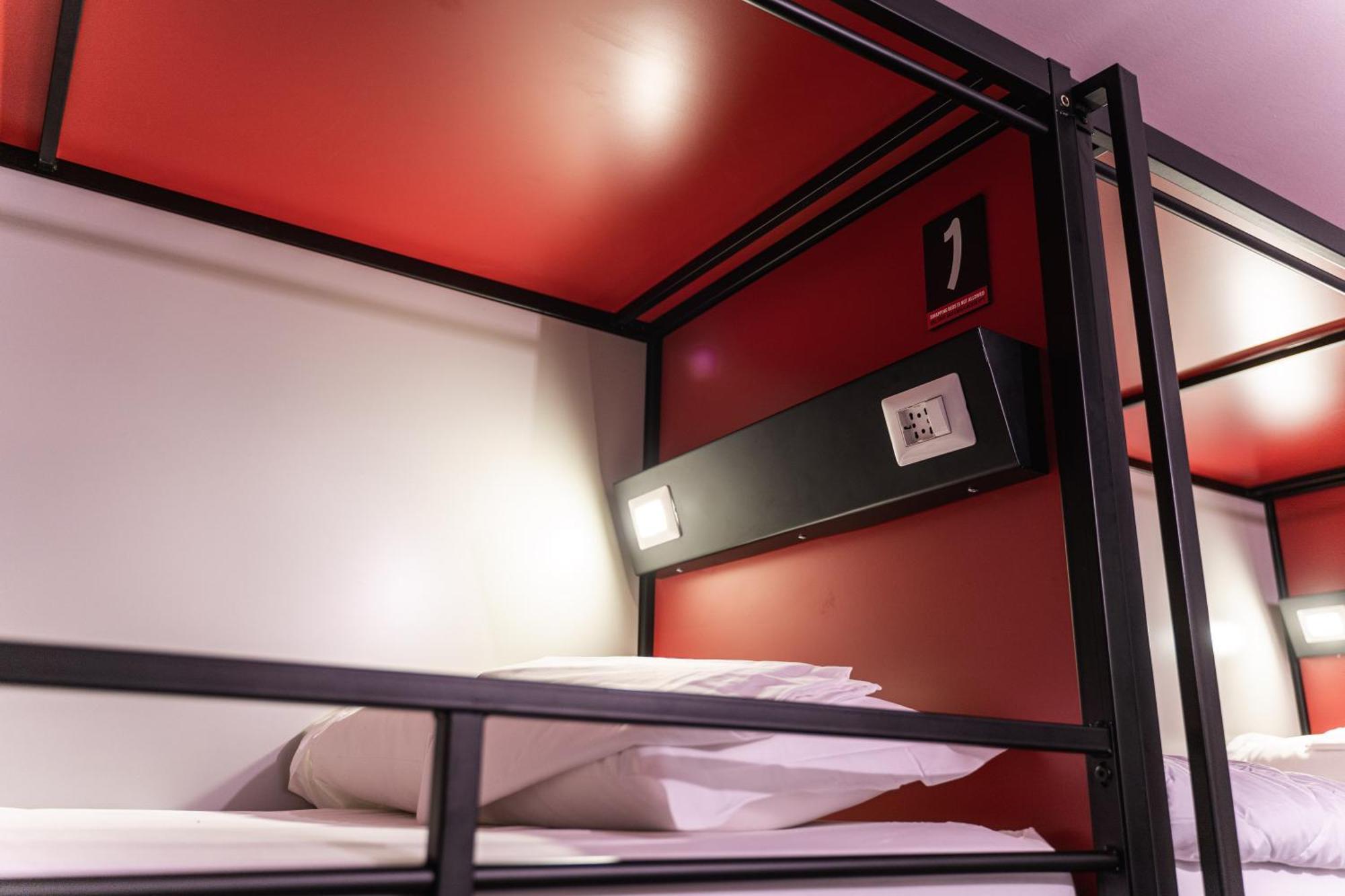 Bed 8-Bed Mixed Dormitory Room