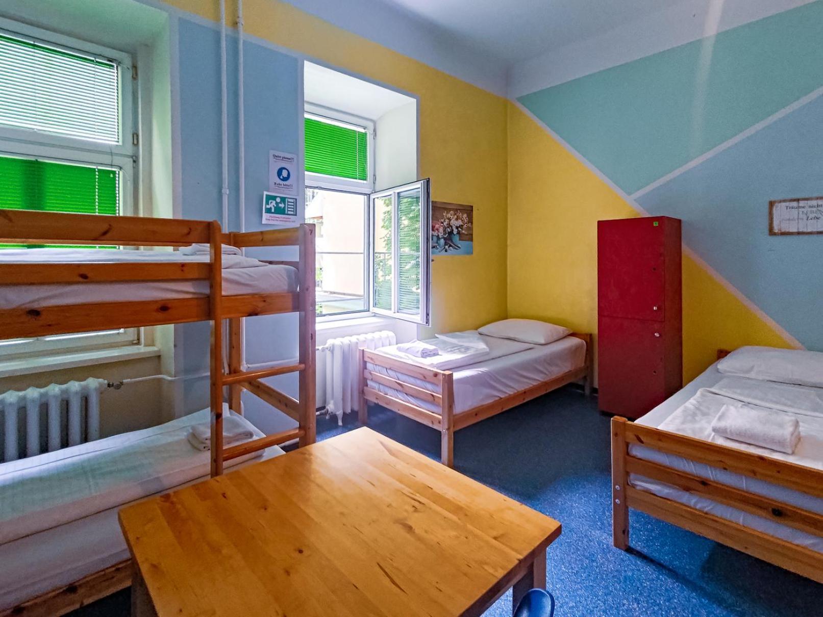 Single Bed 8-Bed Dormitory Room