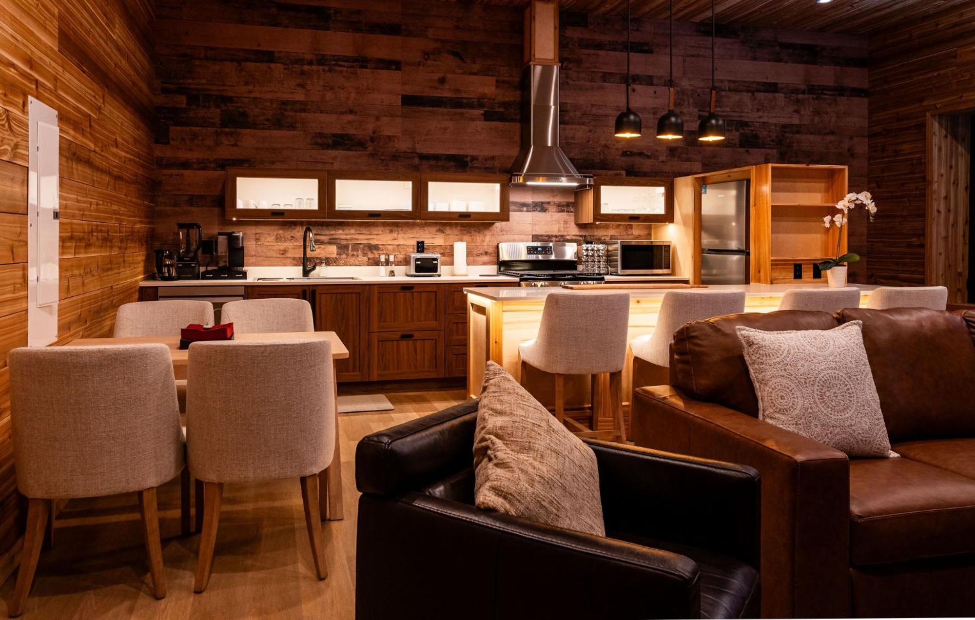 Suite with Hot Tub