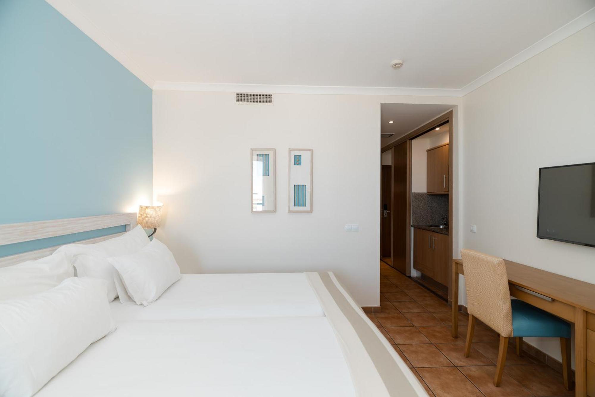 Superior Room with Sea View,1689822490:JPEG