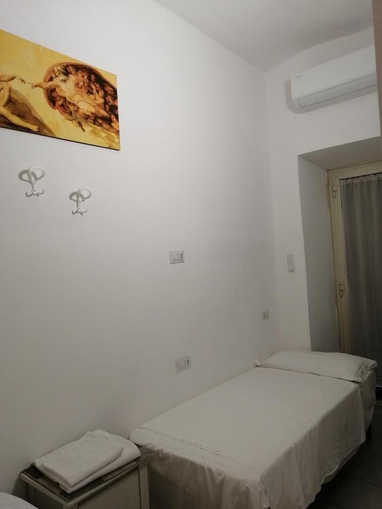 Twin Room with Private External Bathroom,1692006913:JPEG